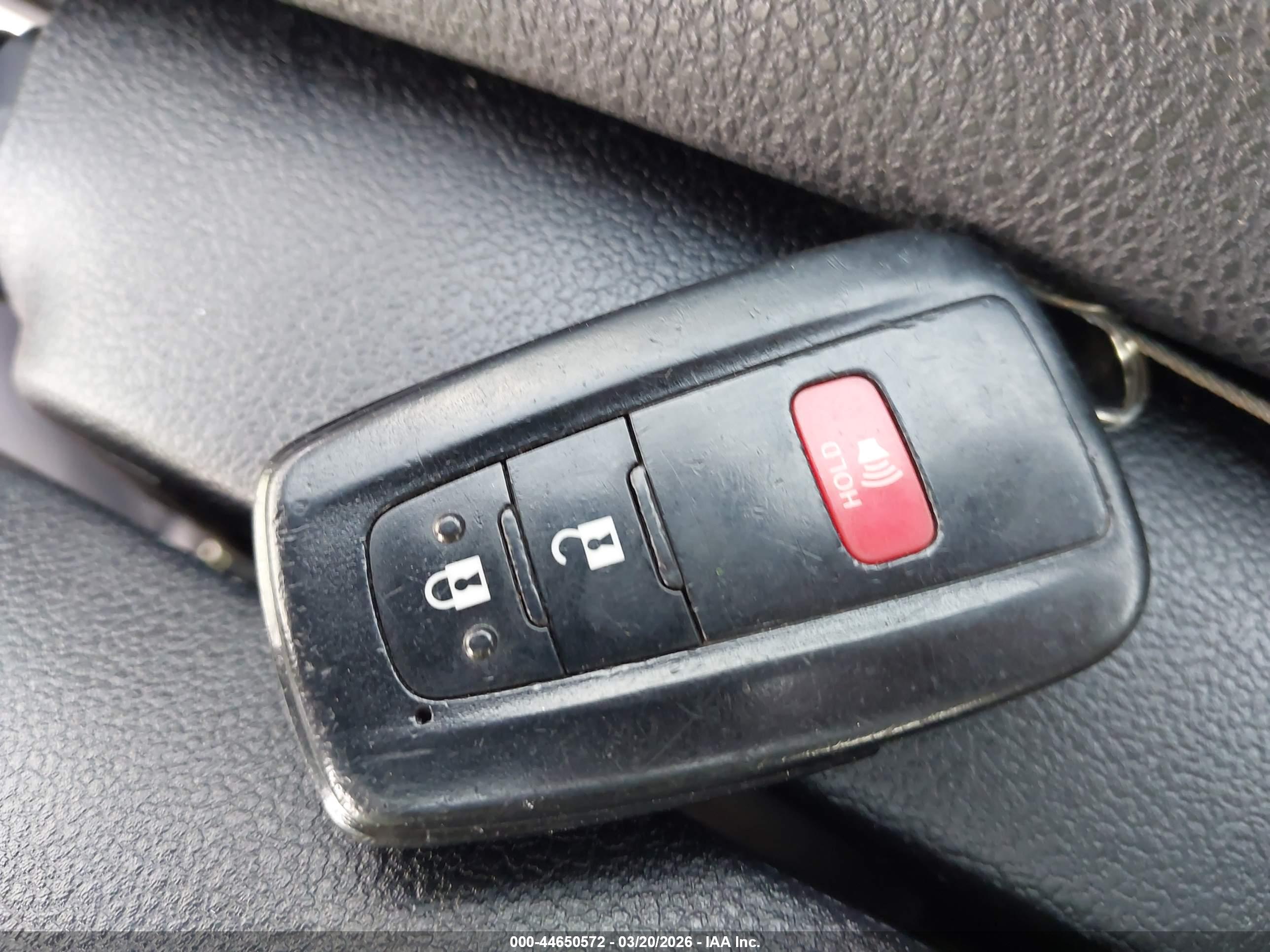 TOYOTA PRIUS image 11