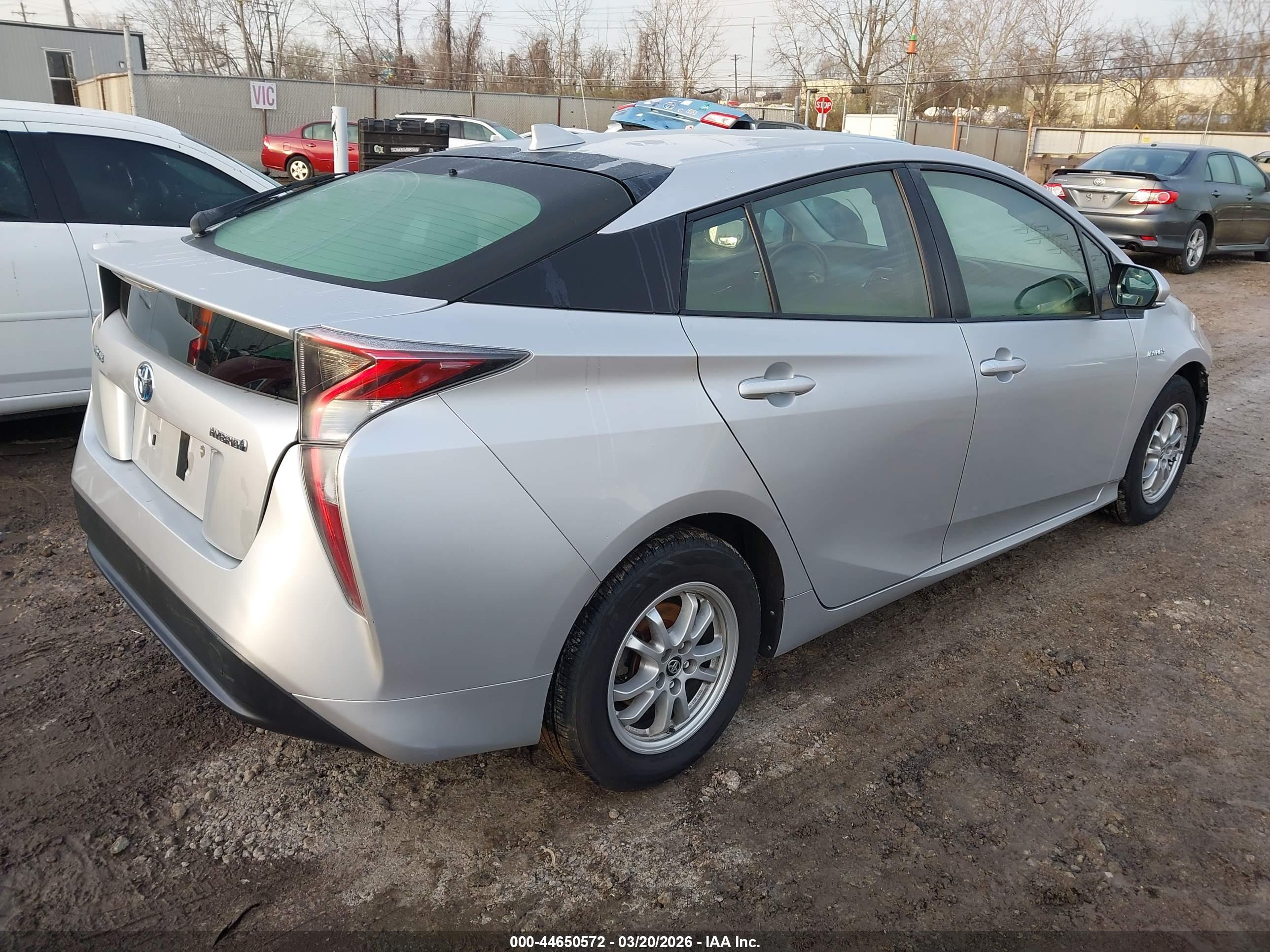 TOYOTA PRIUS image 4