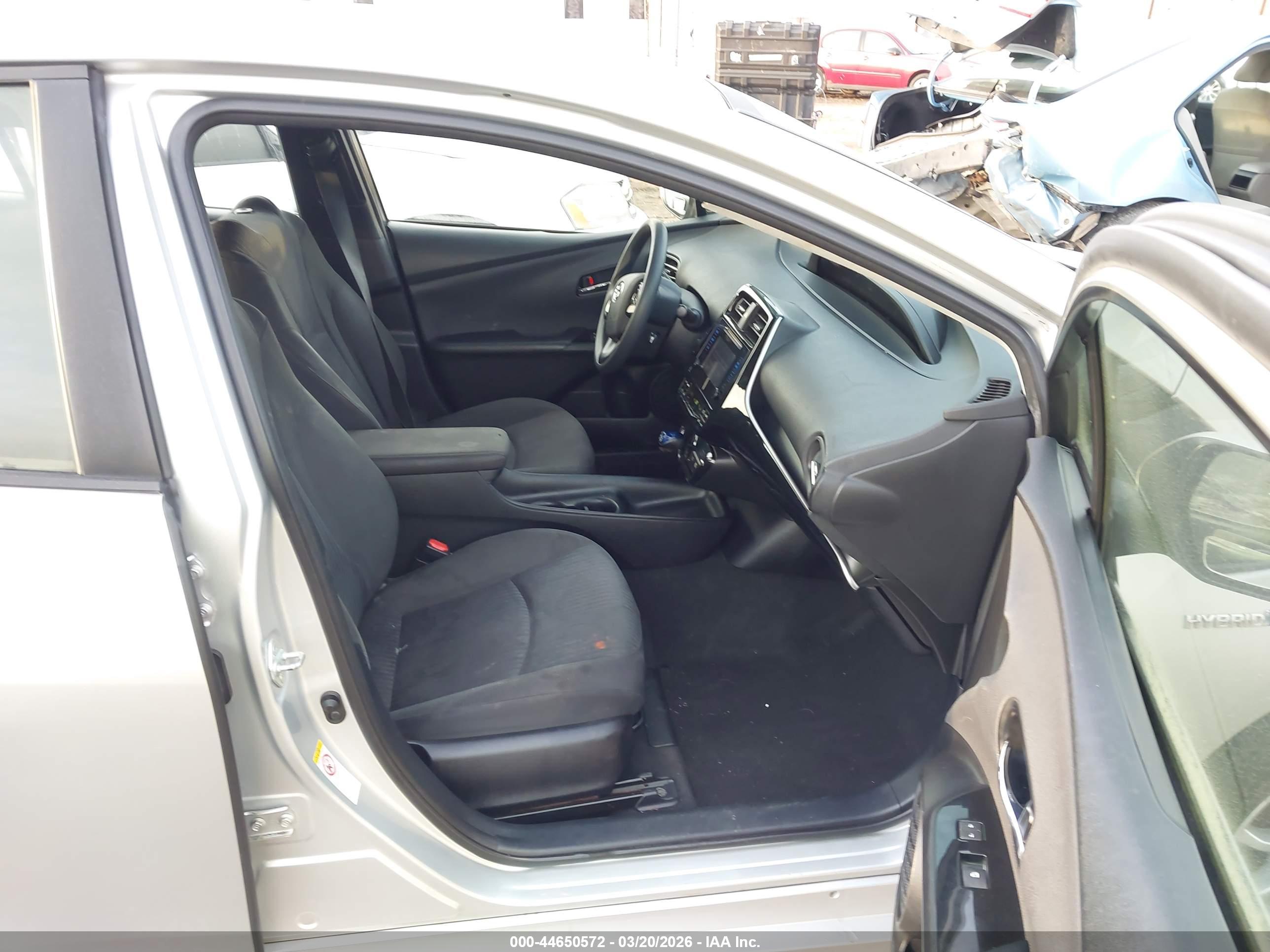 TOYOTA PRIUS image 5