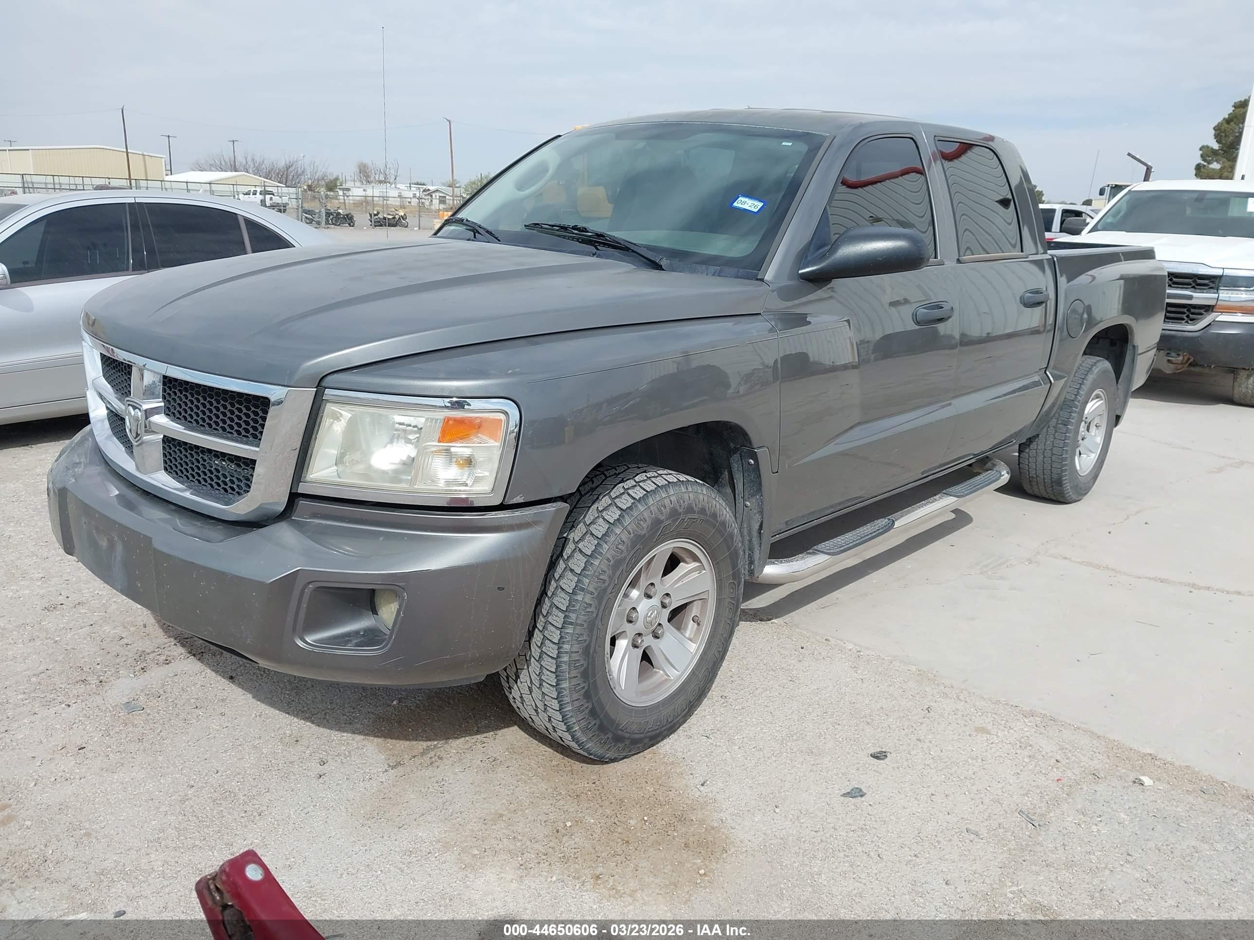 DODGE DAKOTA image 2