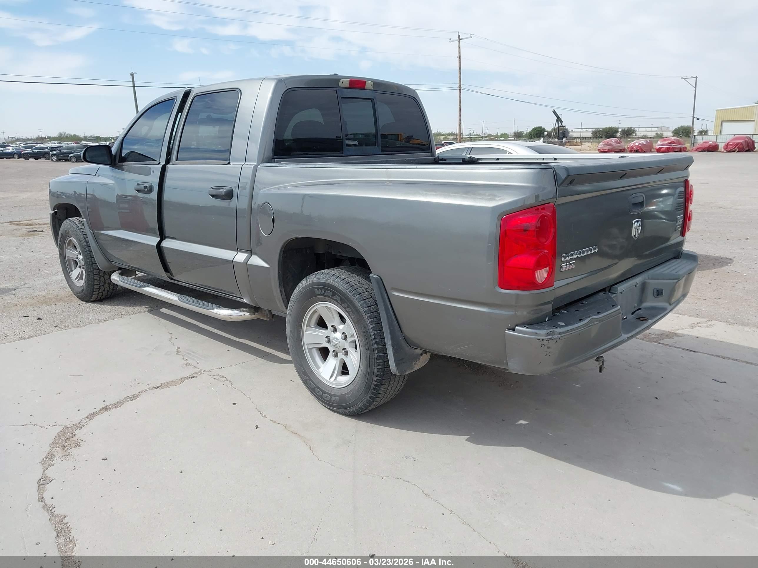 DODGE DAKOTA image 3
