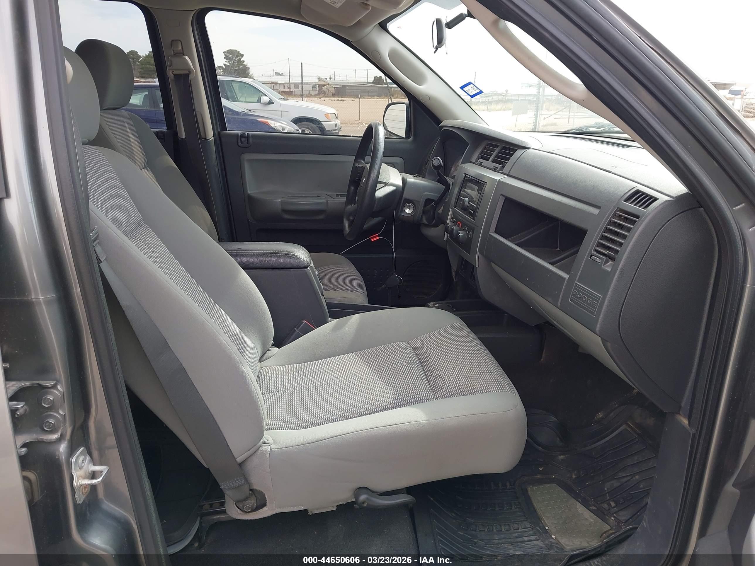 DODGE DAKOTA image 5