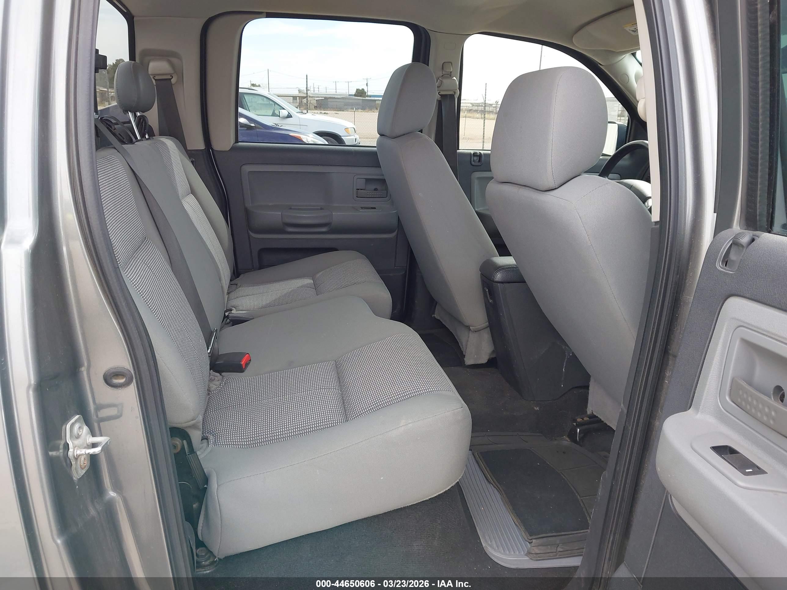 DODGE DAKOTA image 8