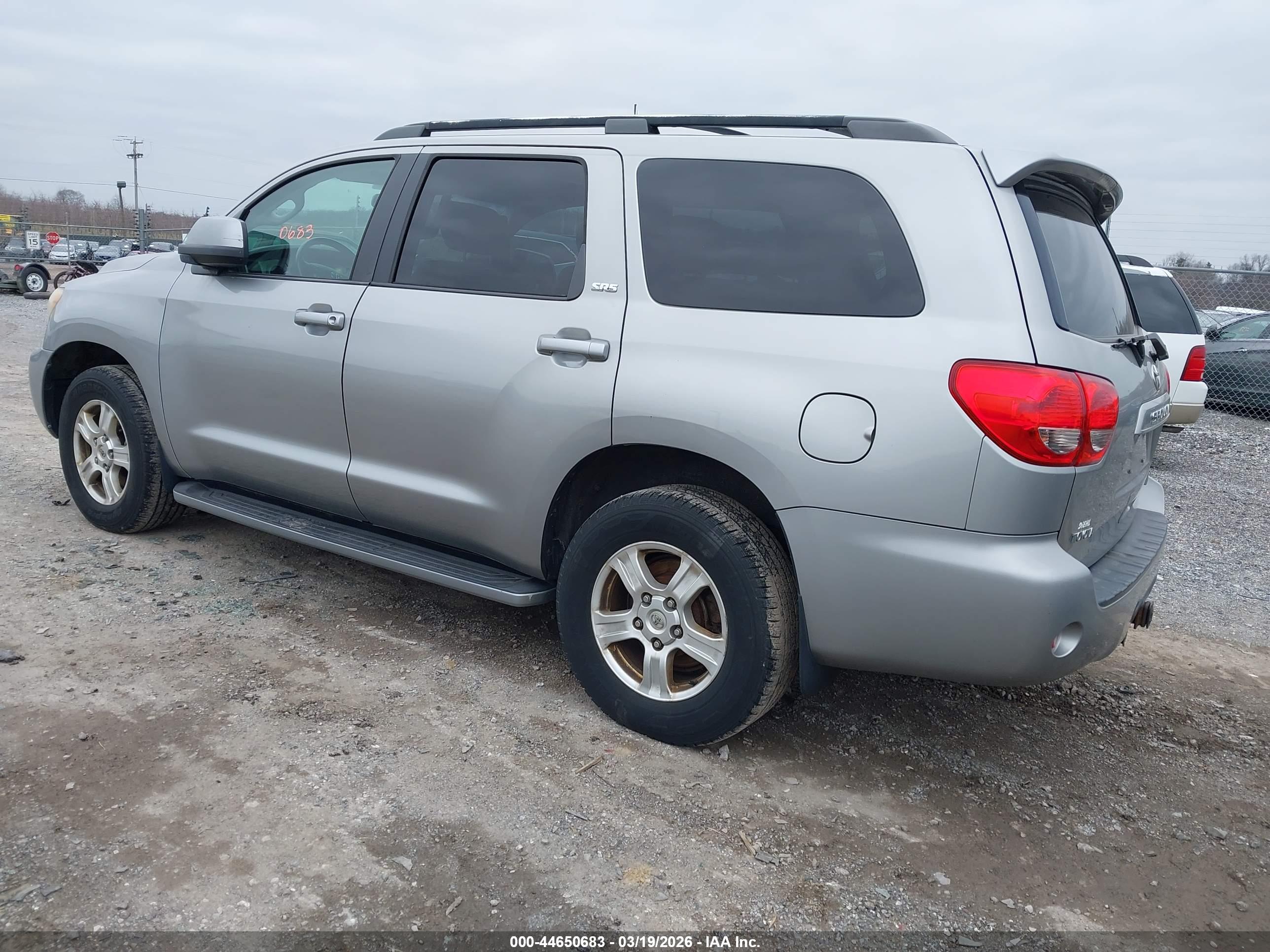 TOYOTA SEQUOIA image 3