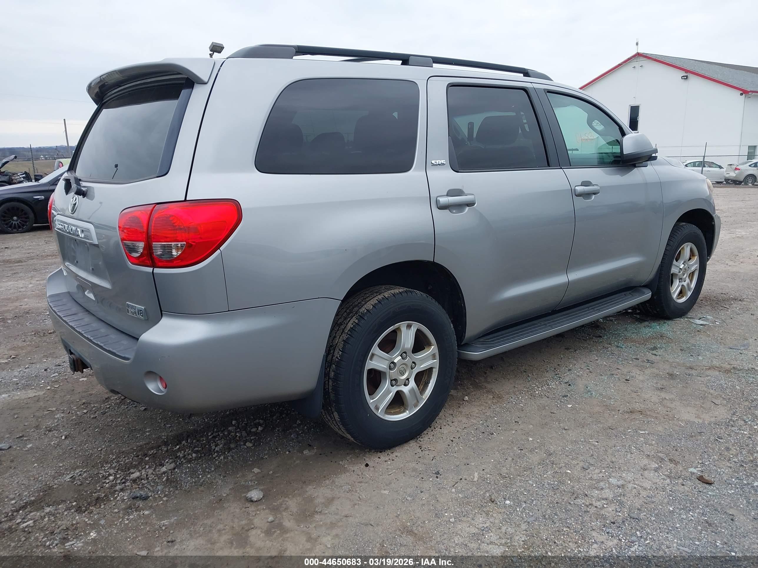 TOYOTA SEQUOIA image 4