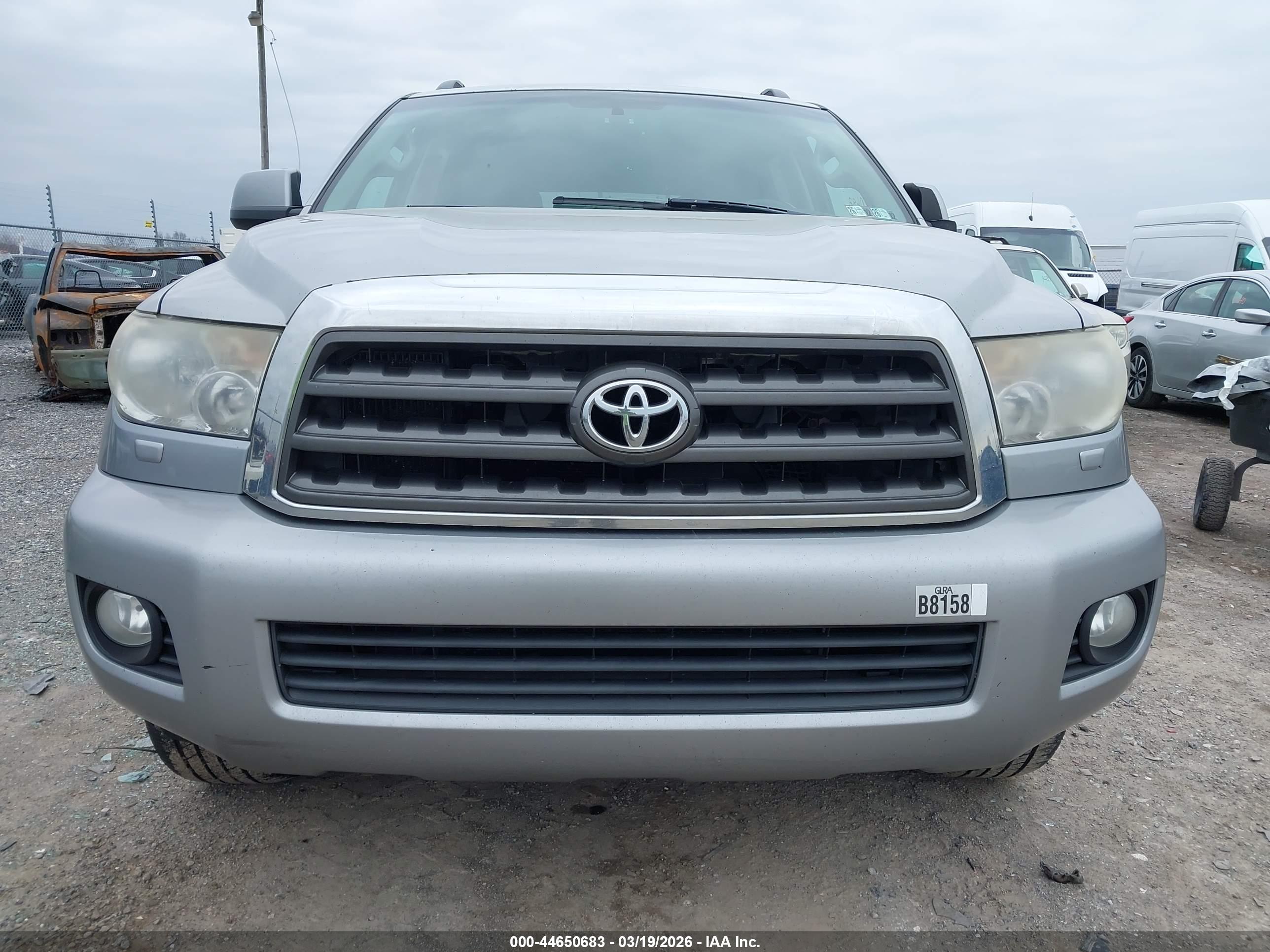 TOYOTA SEQUOIA image 6