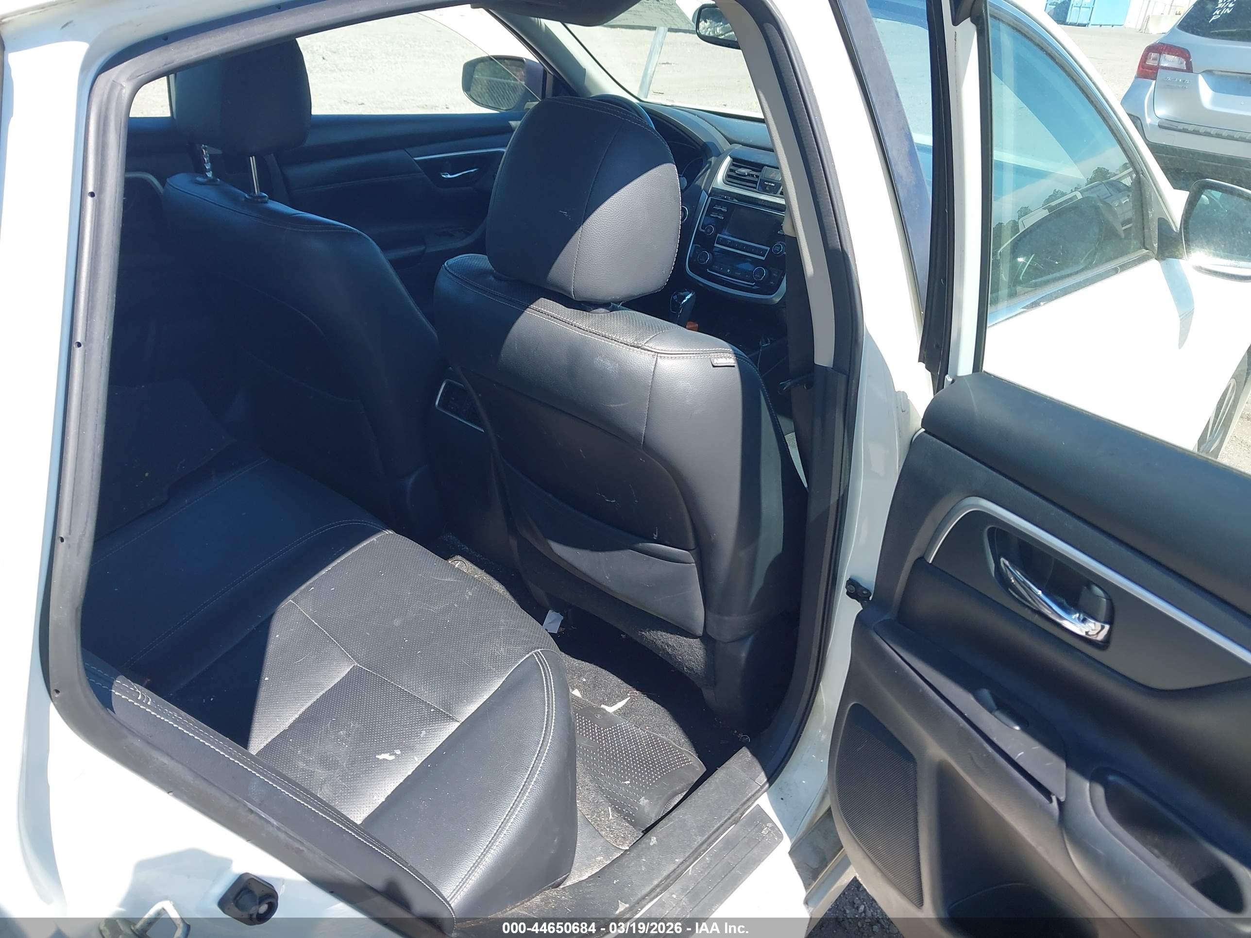 NISSAN ALTIMA image 8