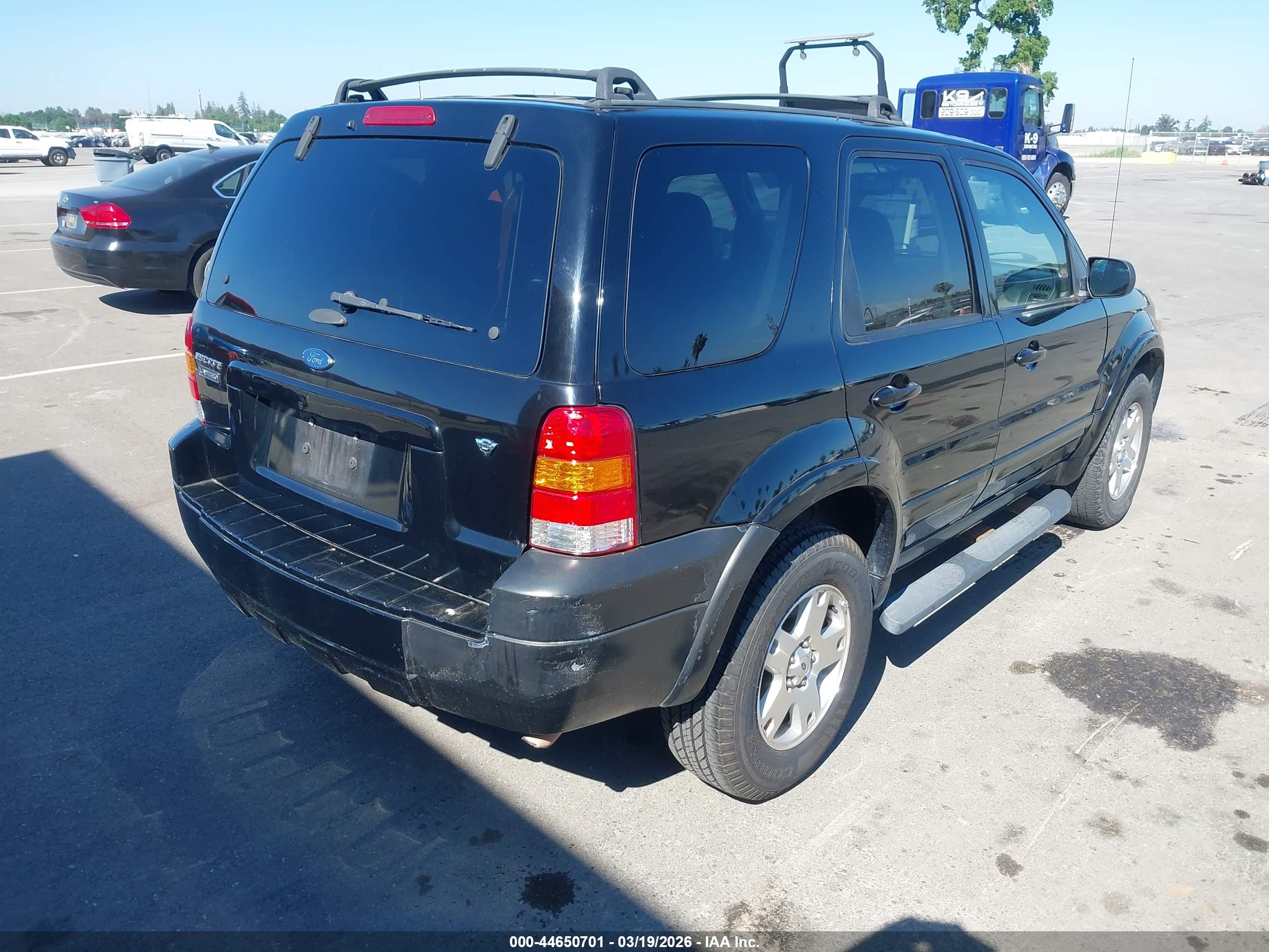 FORD ESCAPE image 4