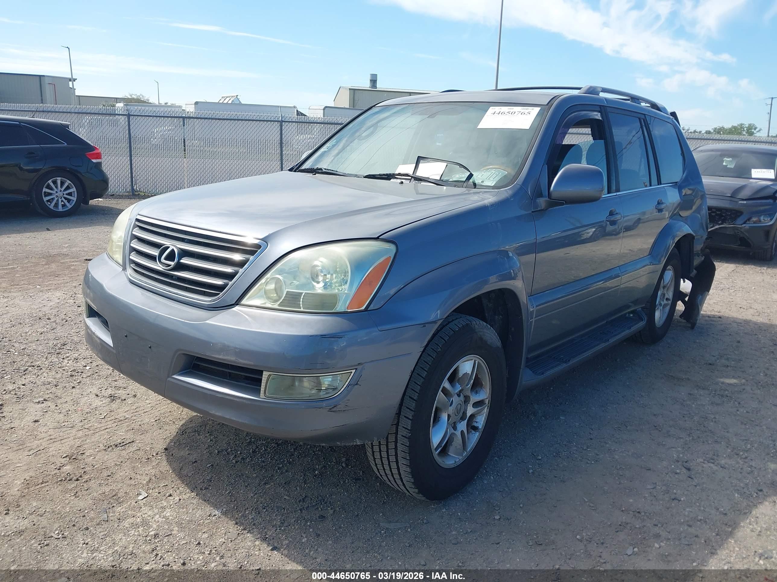 LEXUS GX image 2