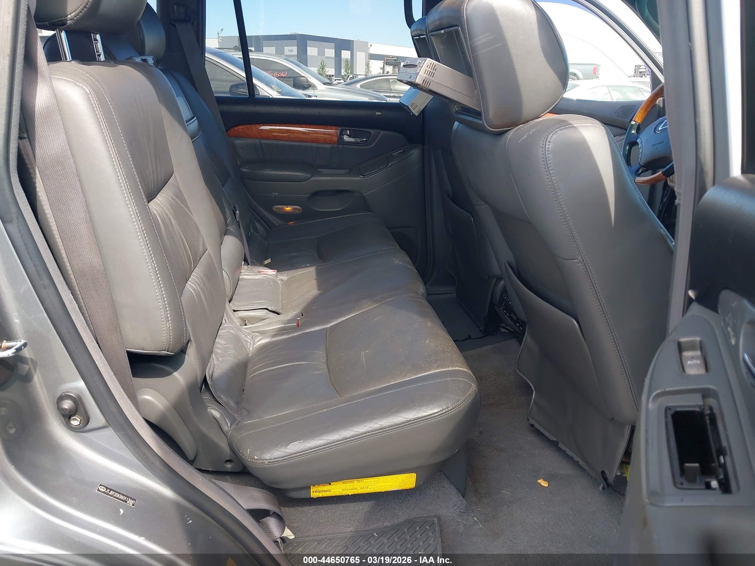 LEXUS GX image 8