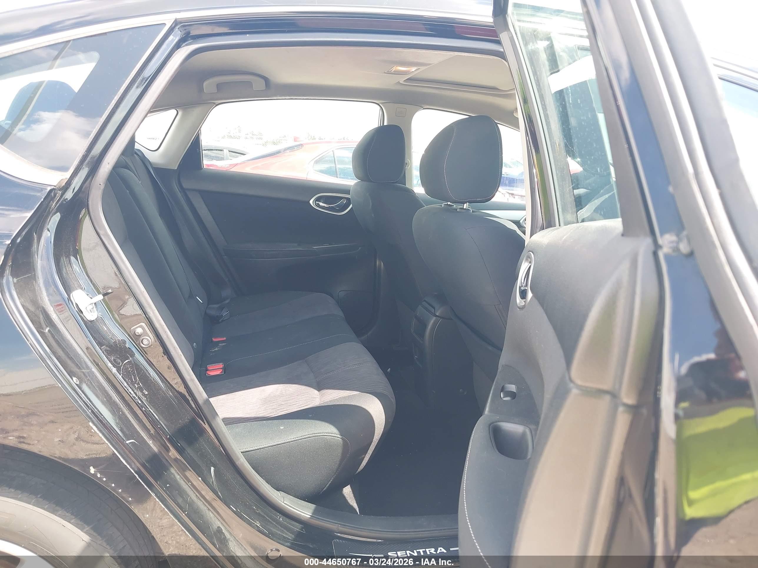 NISSAN SENTRA image 8