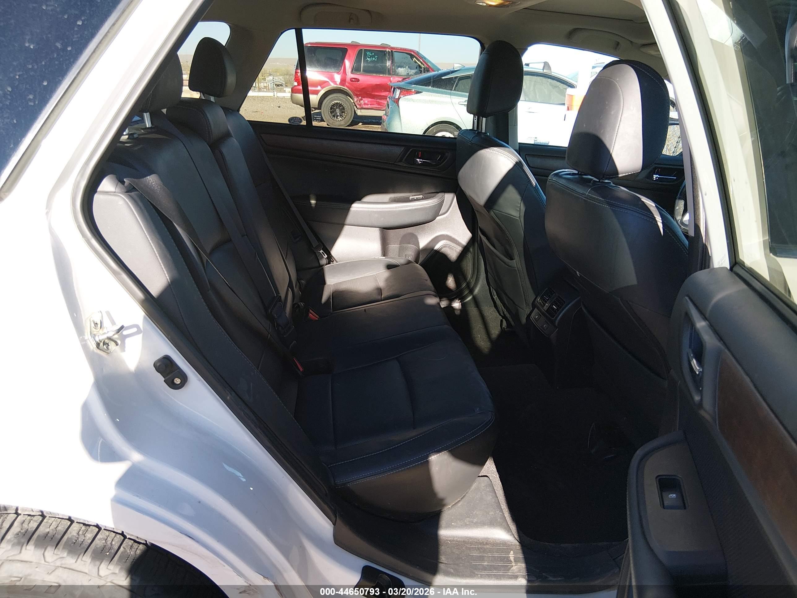 SUBARU OUTBACK image 8