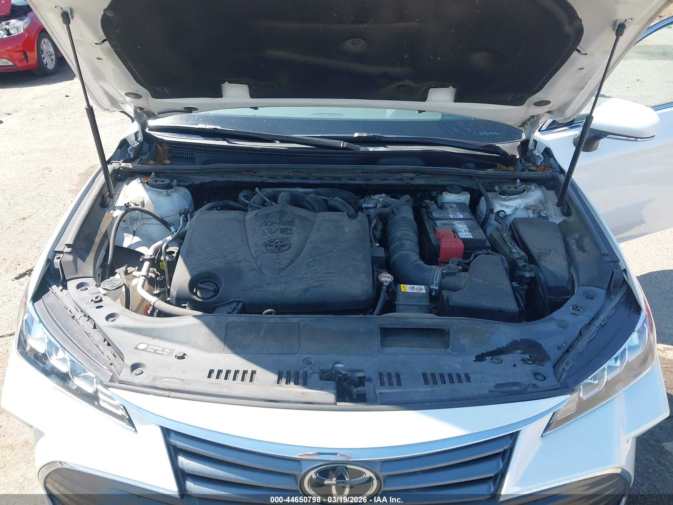 TOYOTA AVALON image 10