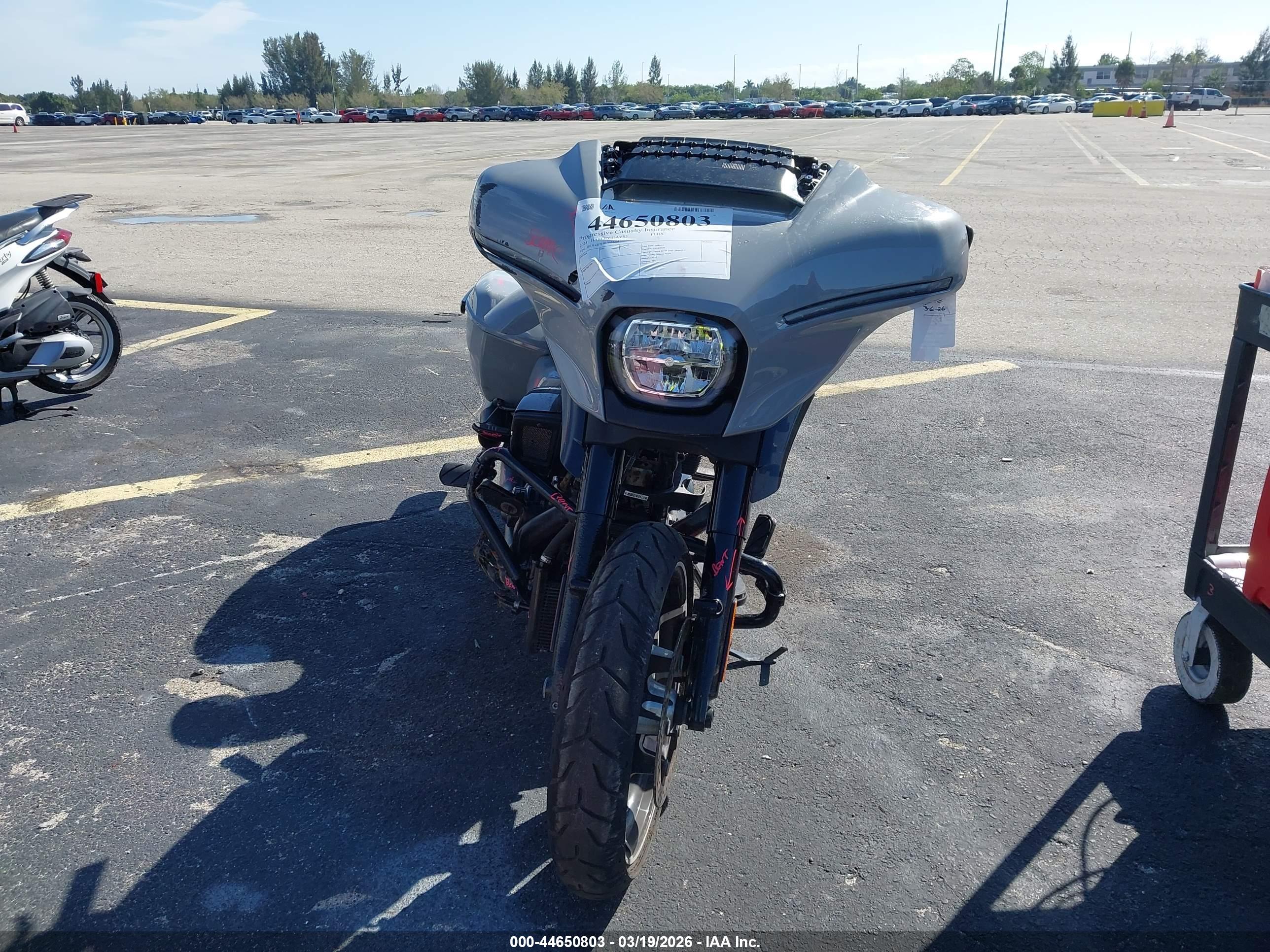 HARLEY-DAVIDSON FLHX image 5