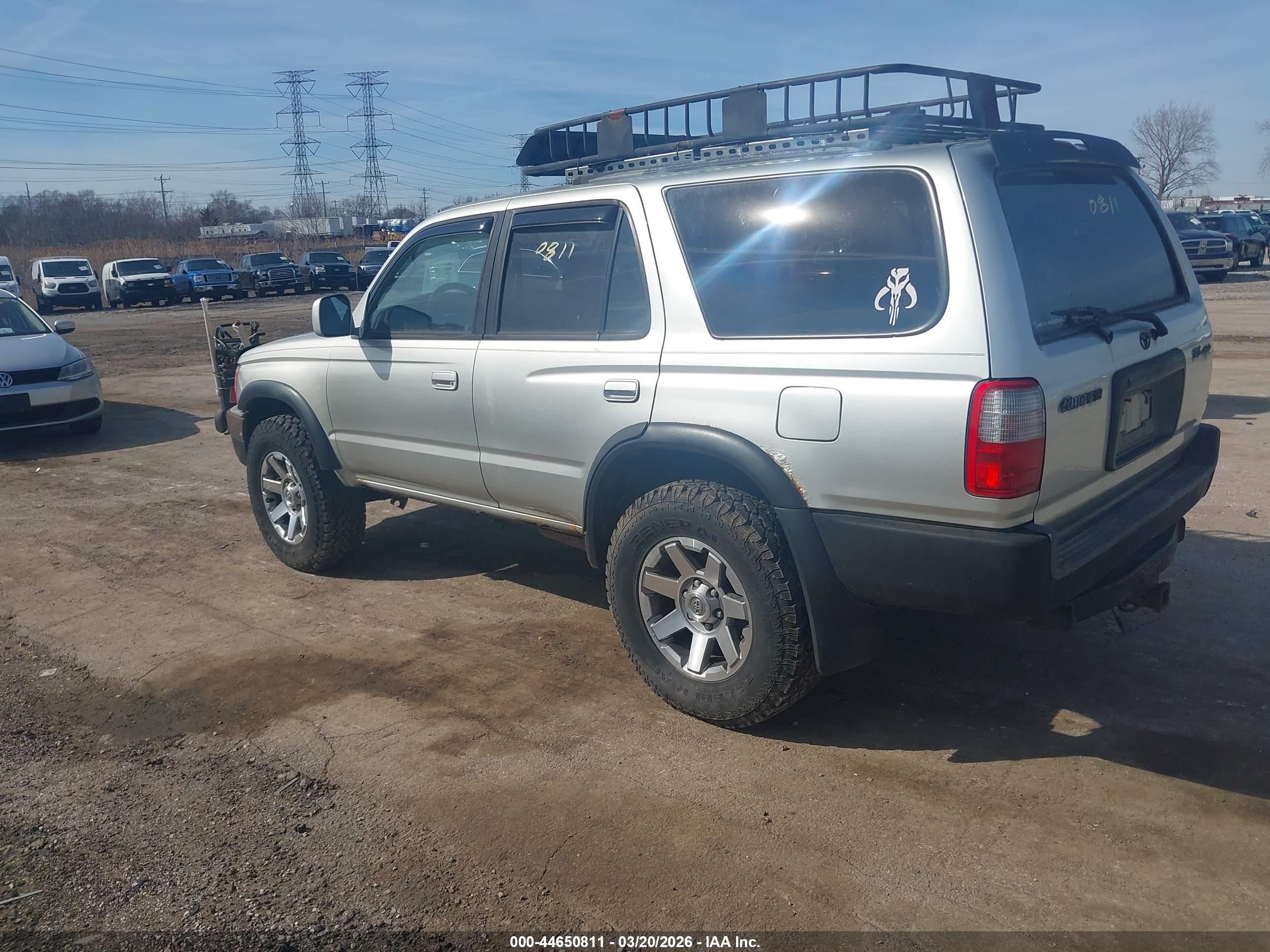 TOYOTA 4RUNNER image 3