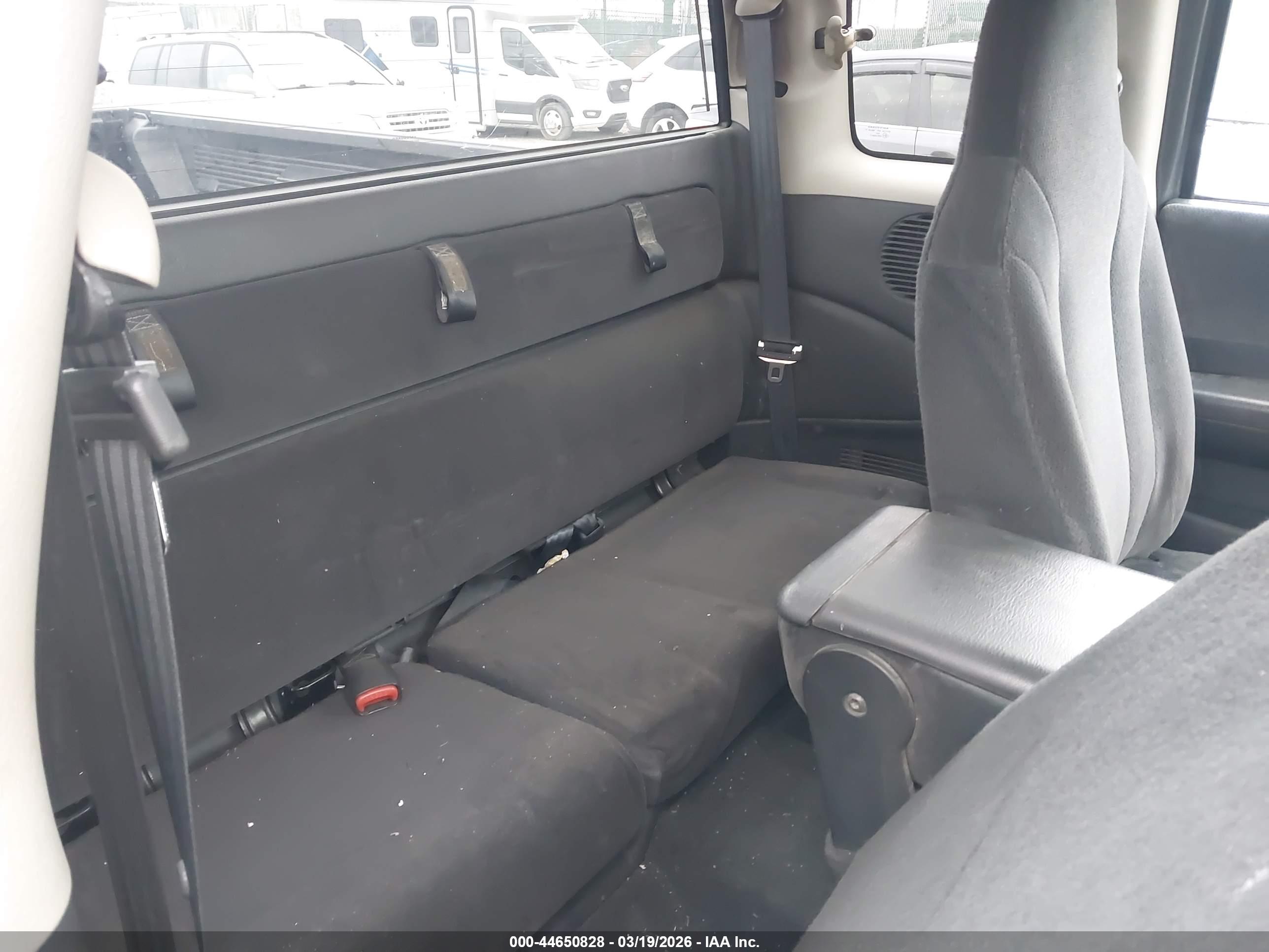 DODGE DAKOTA image 8