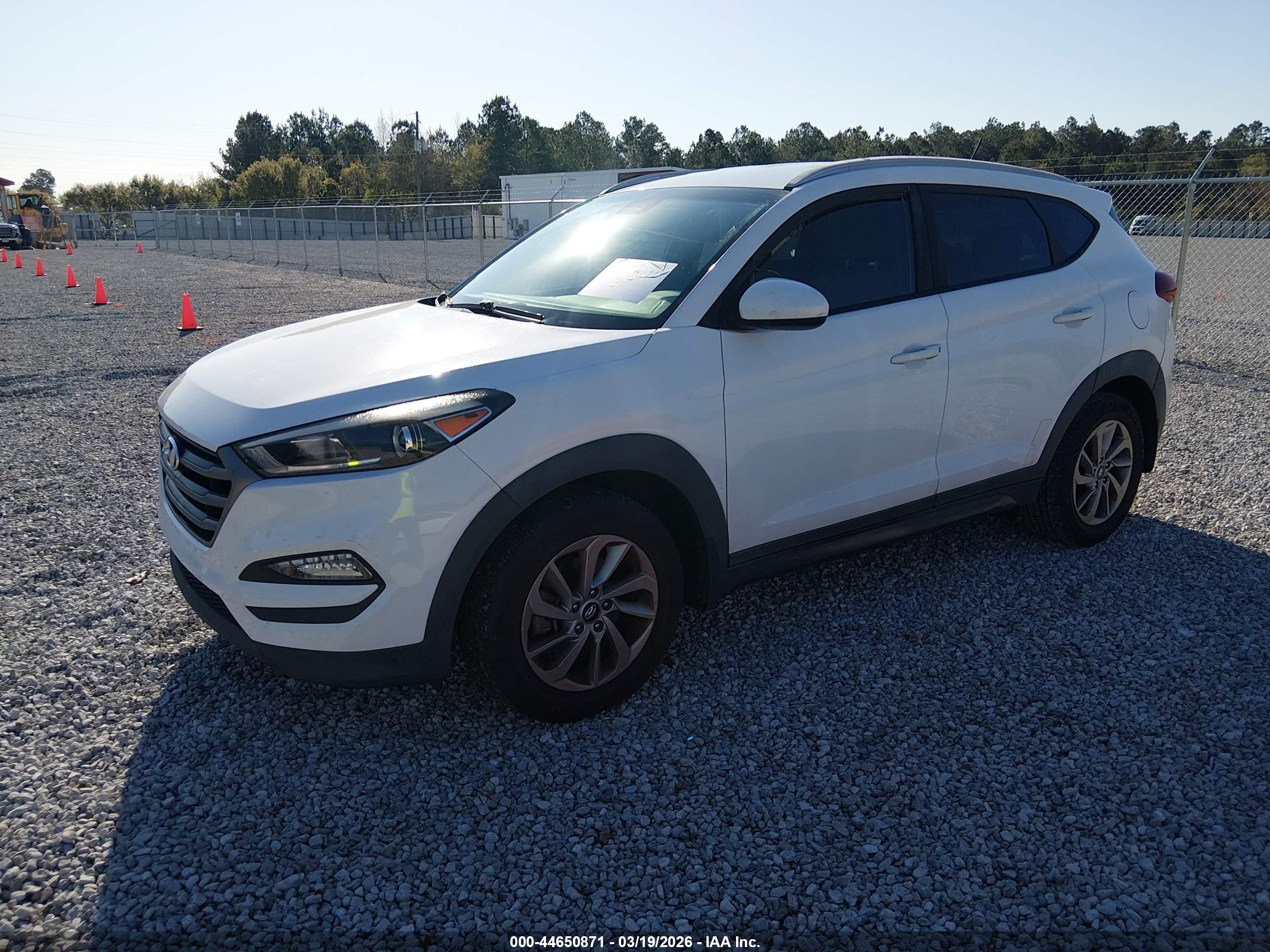 HYUNDAI TUCSON image 2