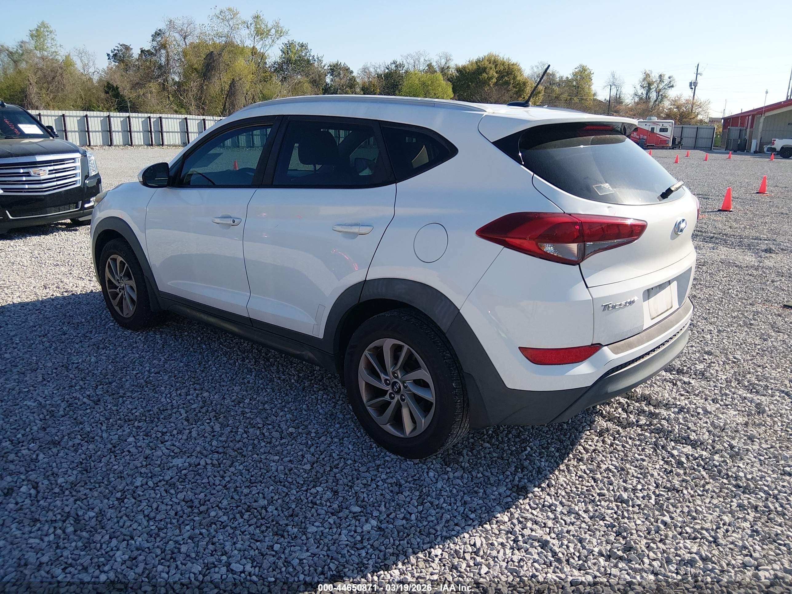 HYUNDAI TUCSON image 3