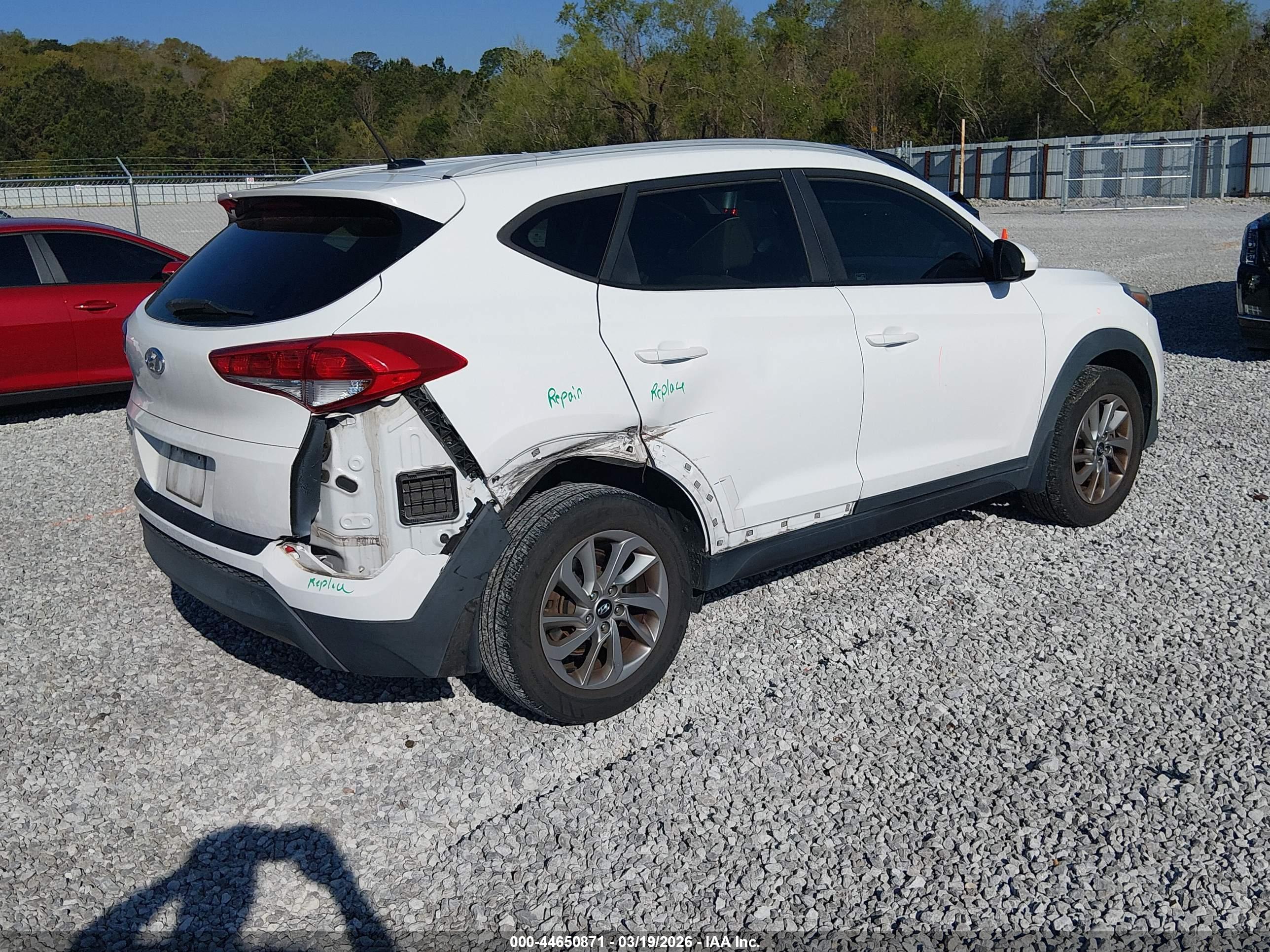 HYUNDAI TUCSON image 4