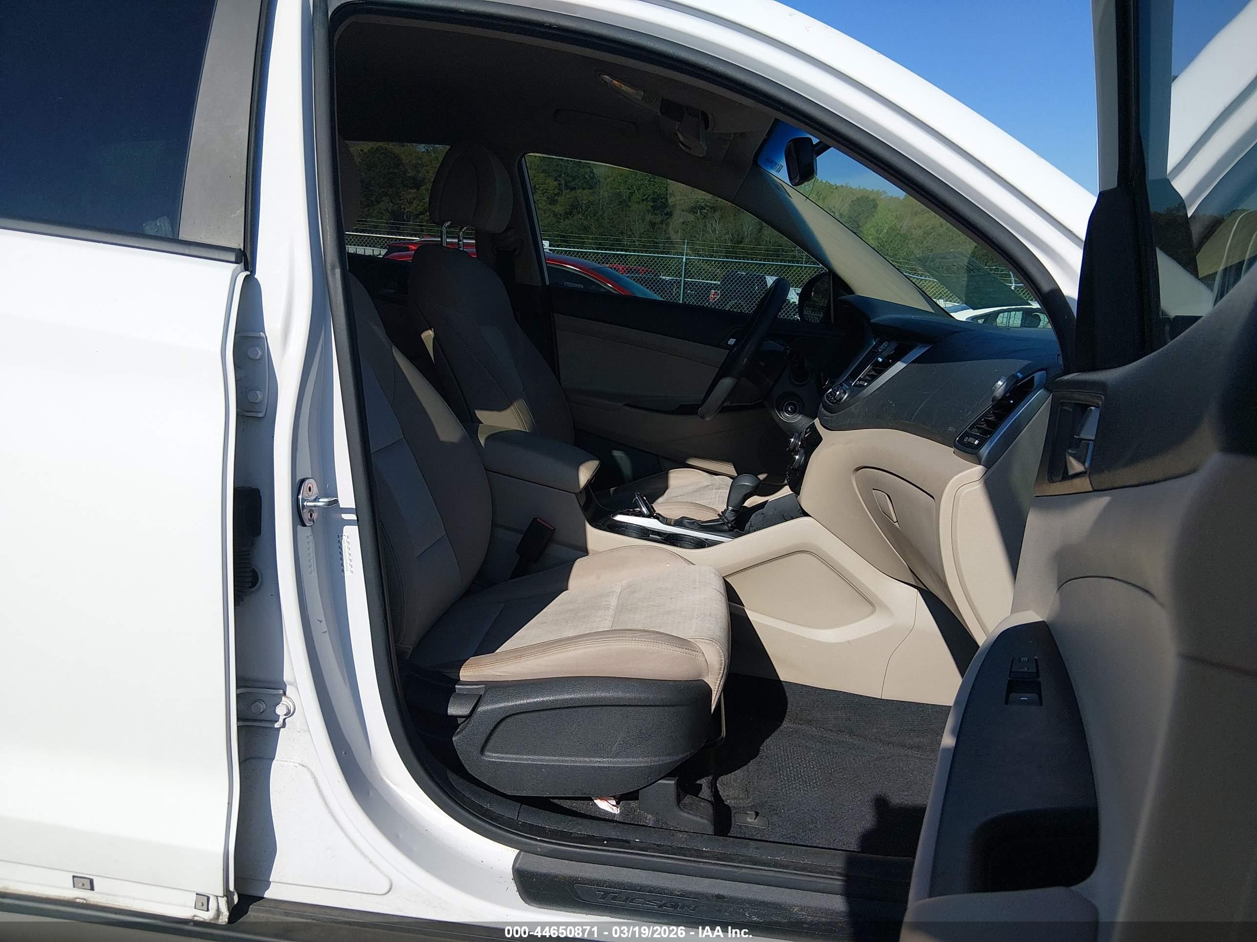 HYUNDAI TUCSON image 5