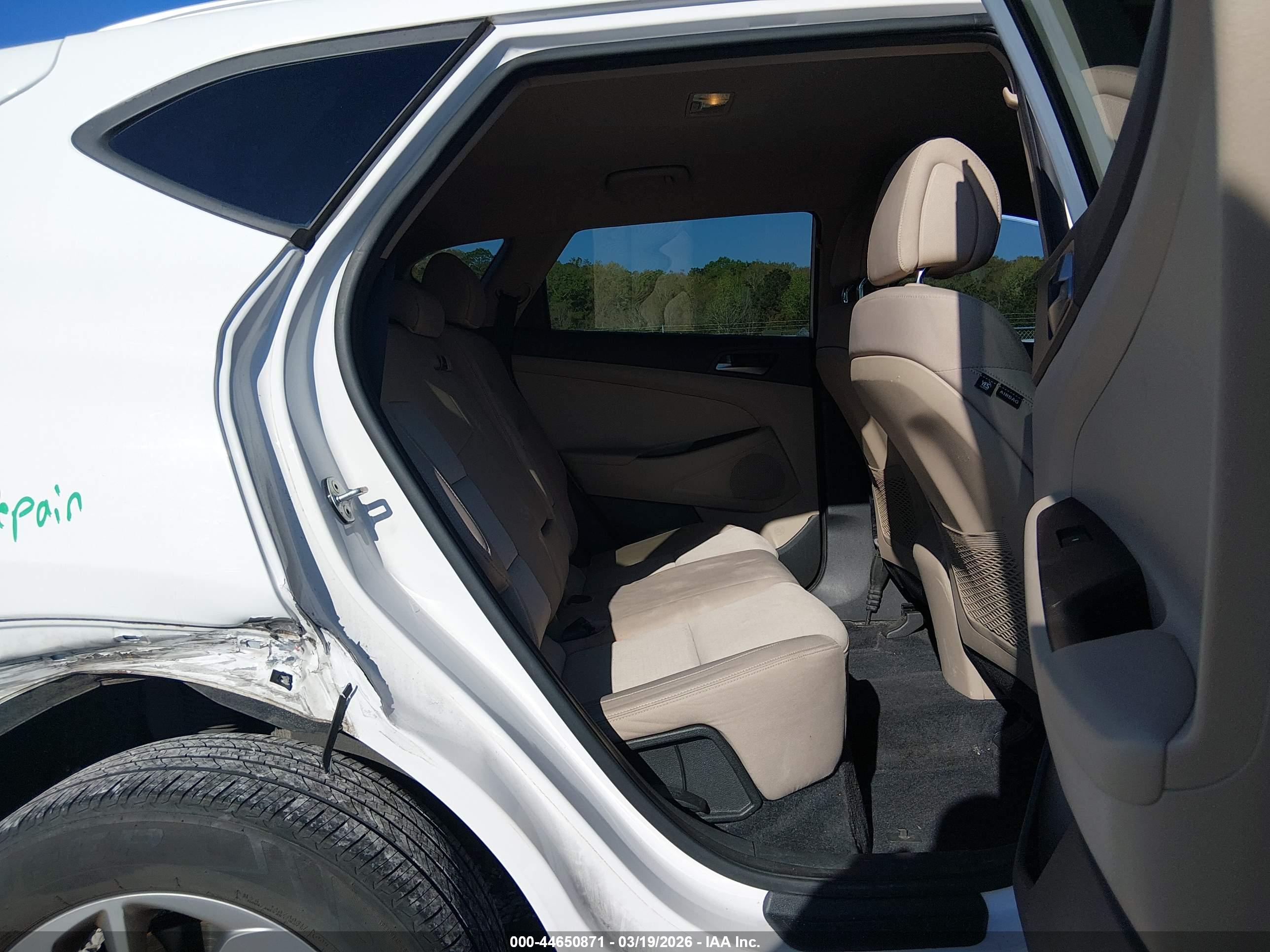 HYUNDAI TUCSON image 8