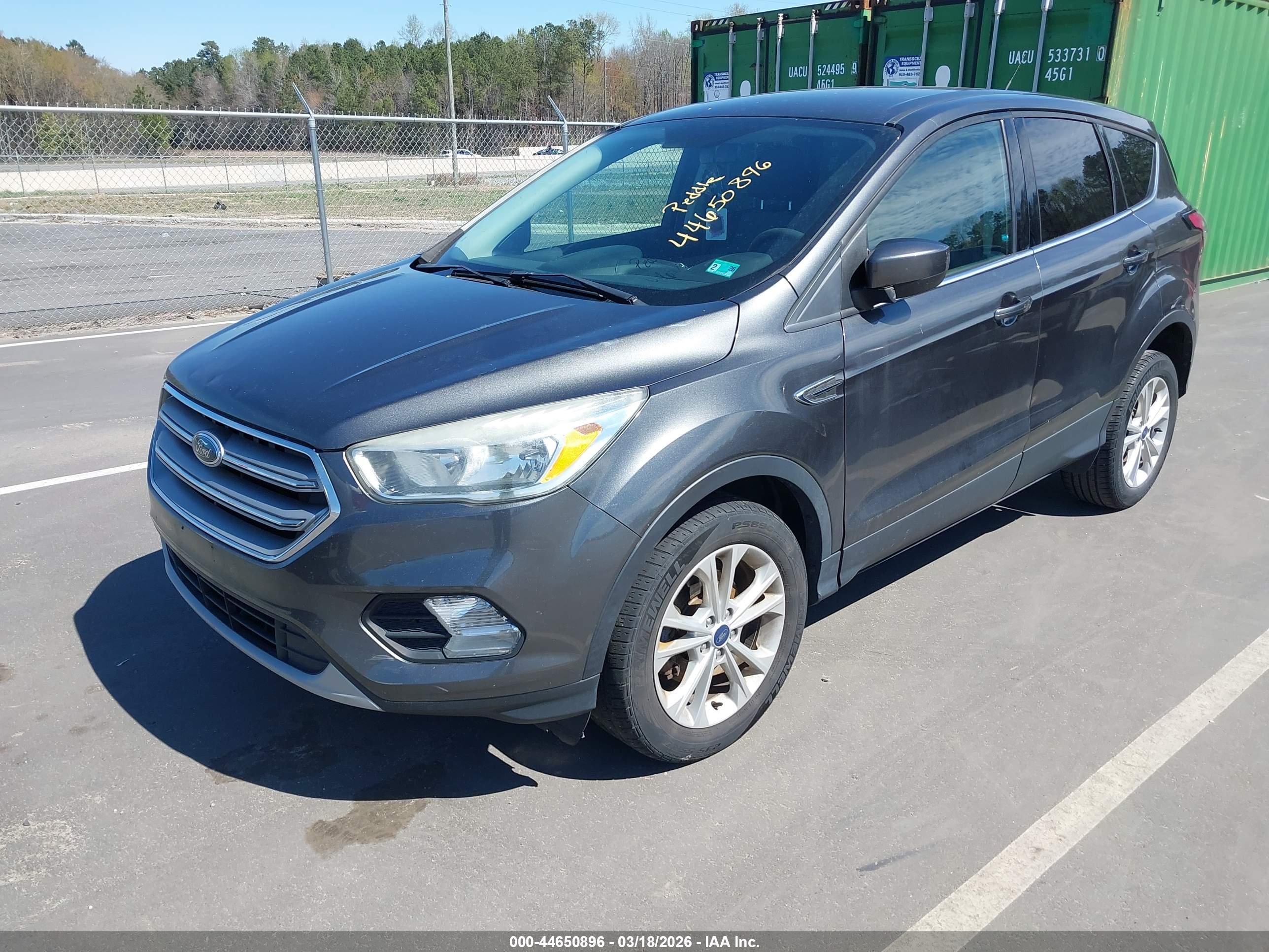 FORD ESCAPE image 2