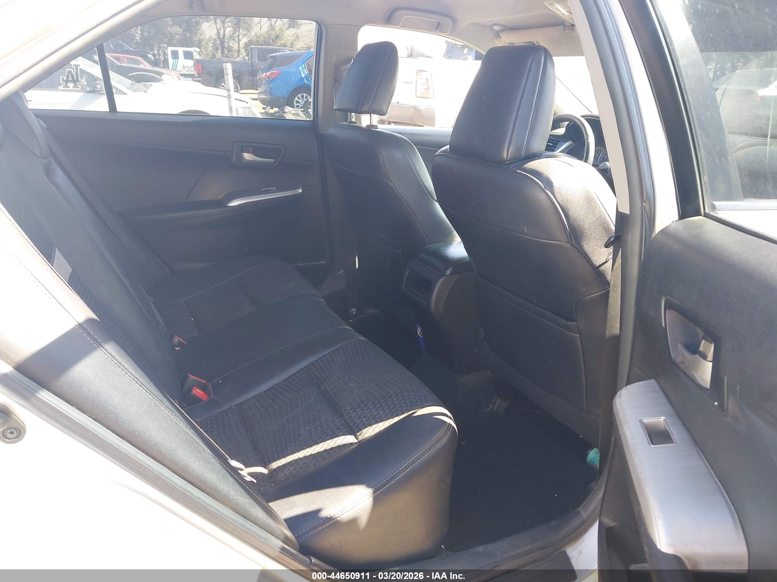 TOYOTA CAMRY image 8