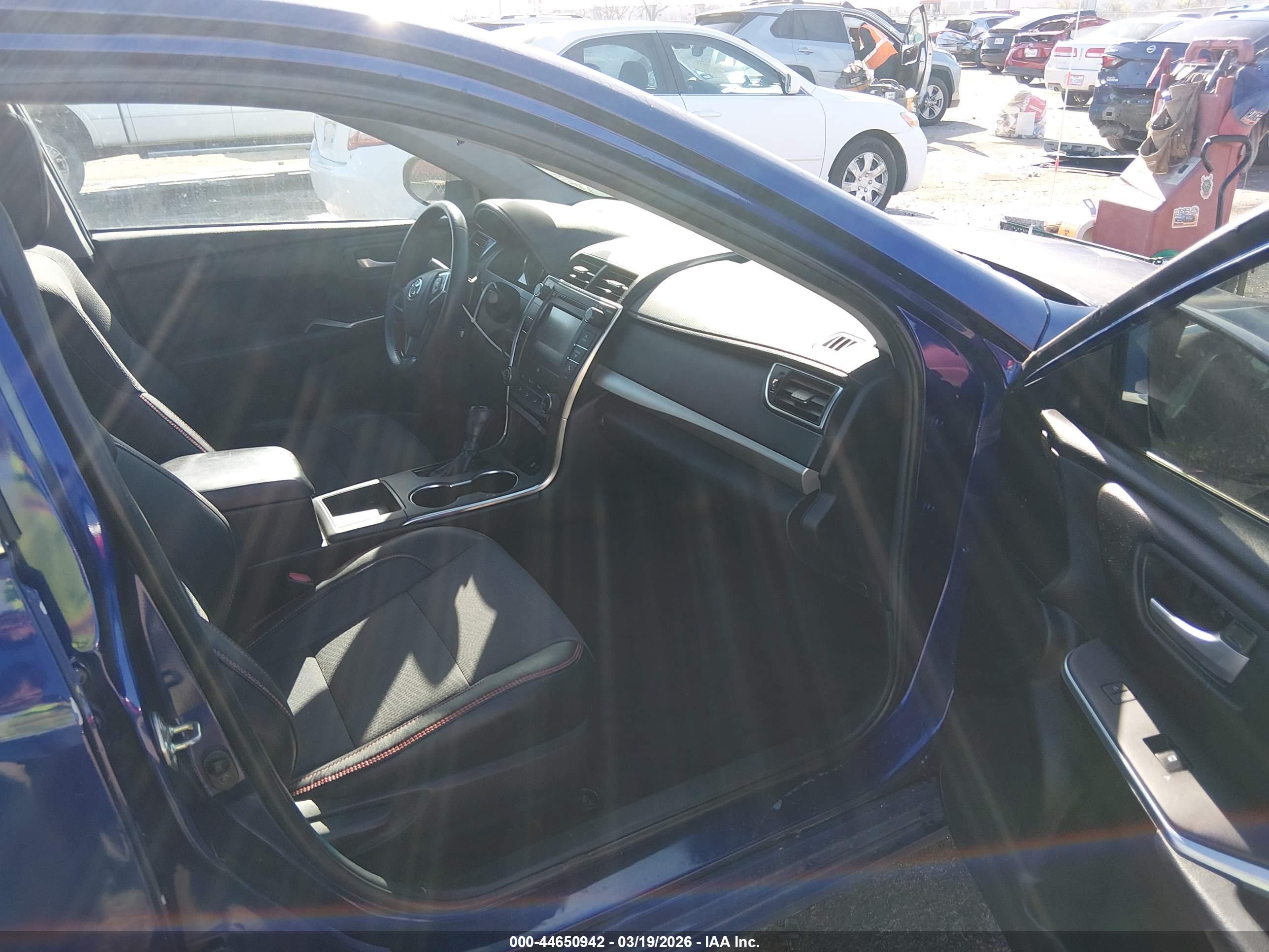 TOYOTA CAMRY image 5