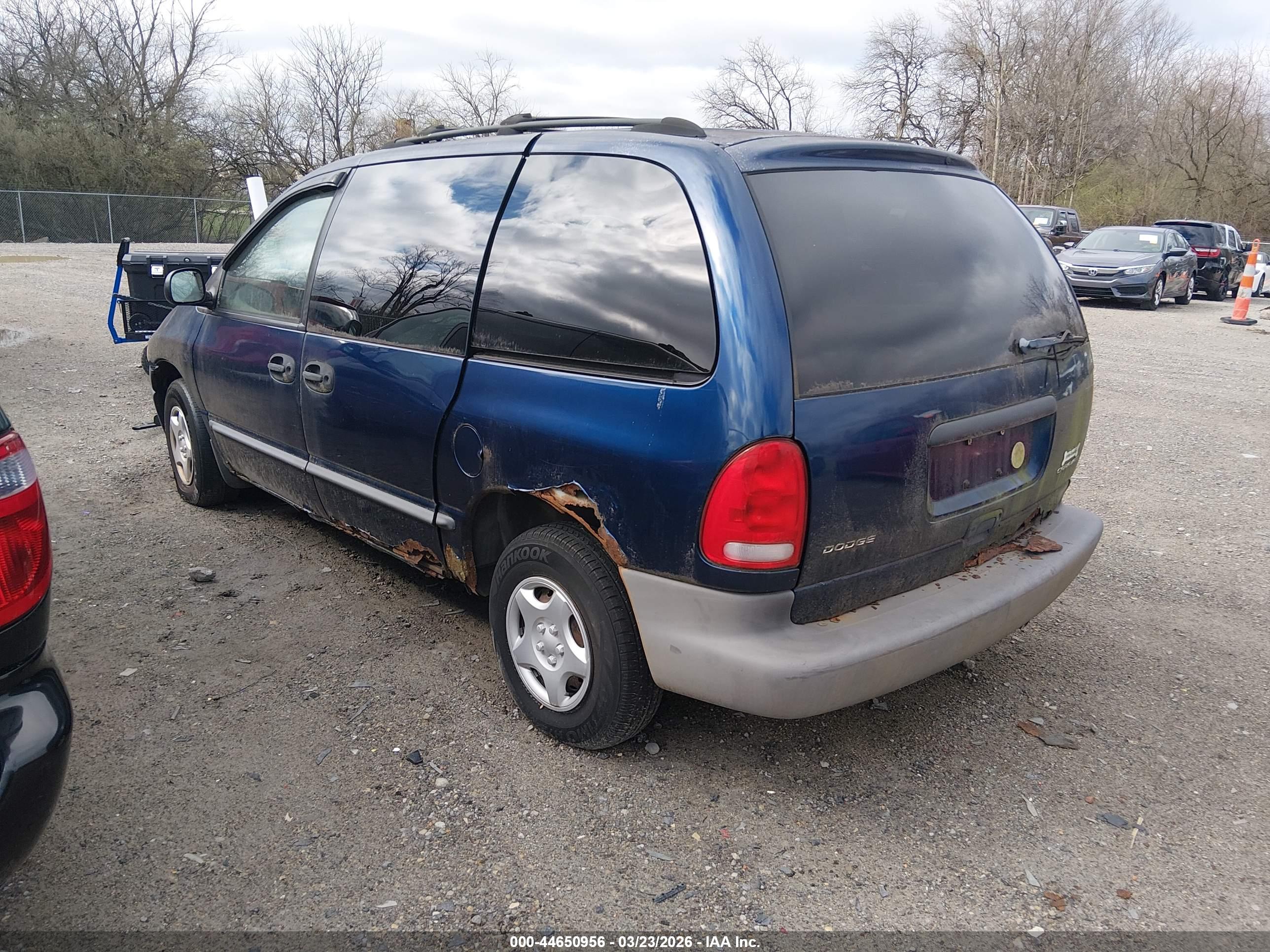 DODGE CARAVAN image 3
