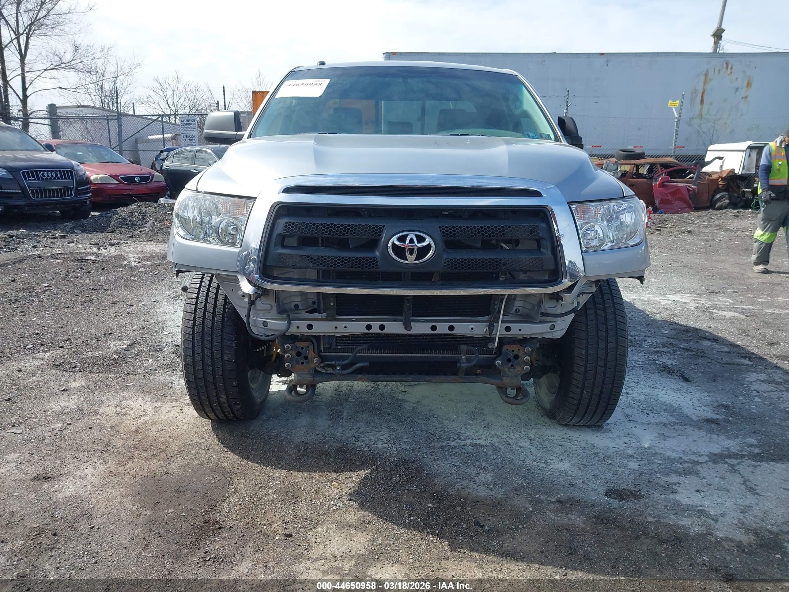 TOYOTA TUNDRA image 6