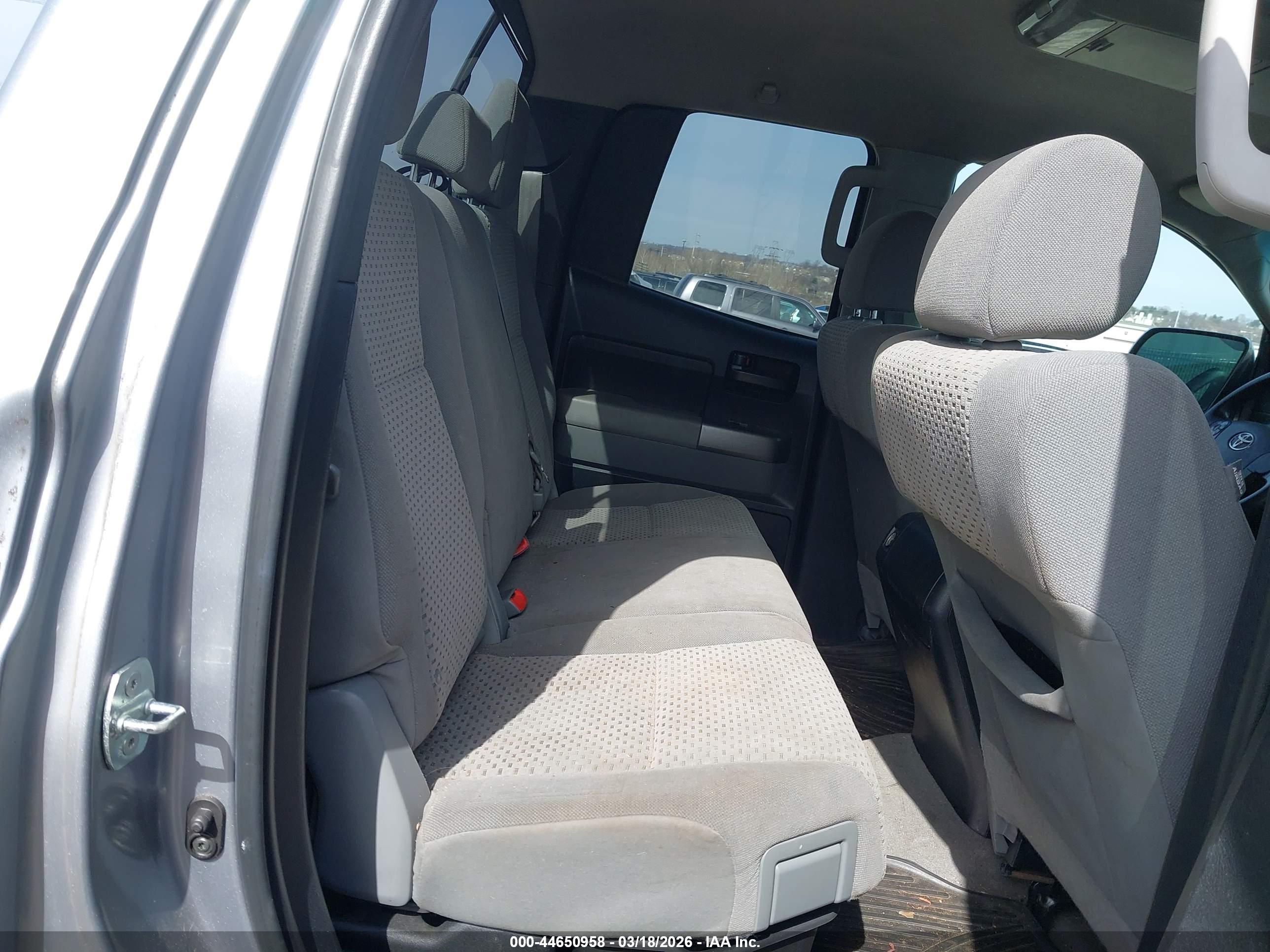 TOYOTA TUNDRA image 8