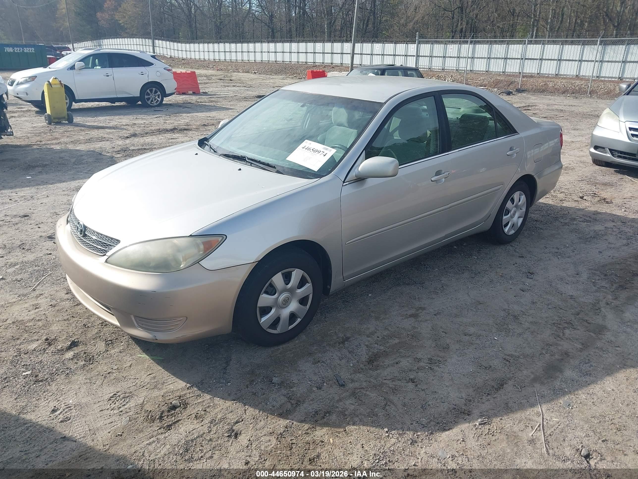 TOYOTA CAMRY image 2