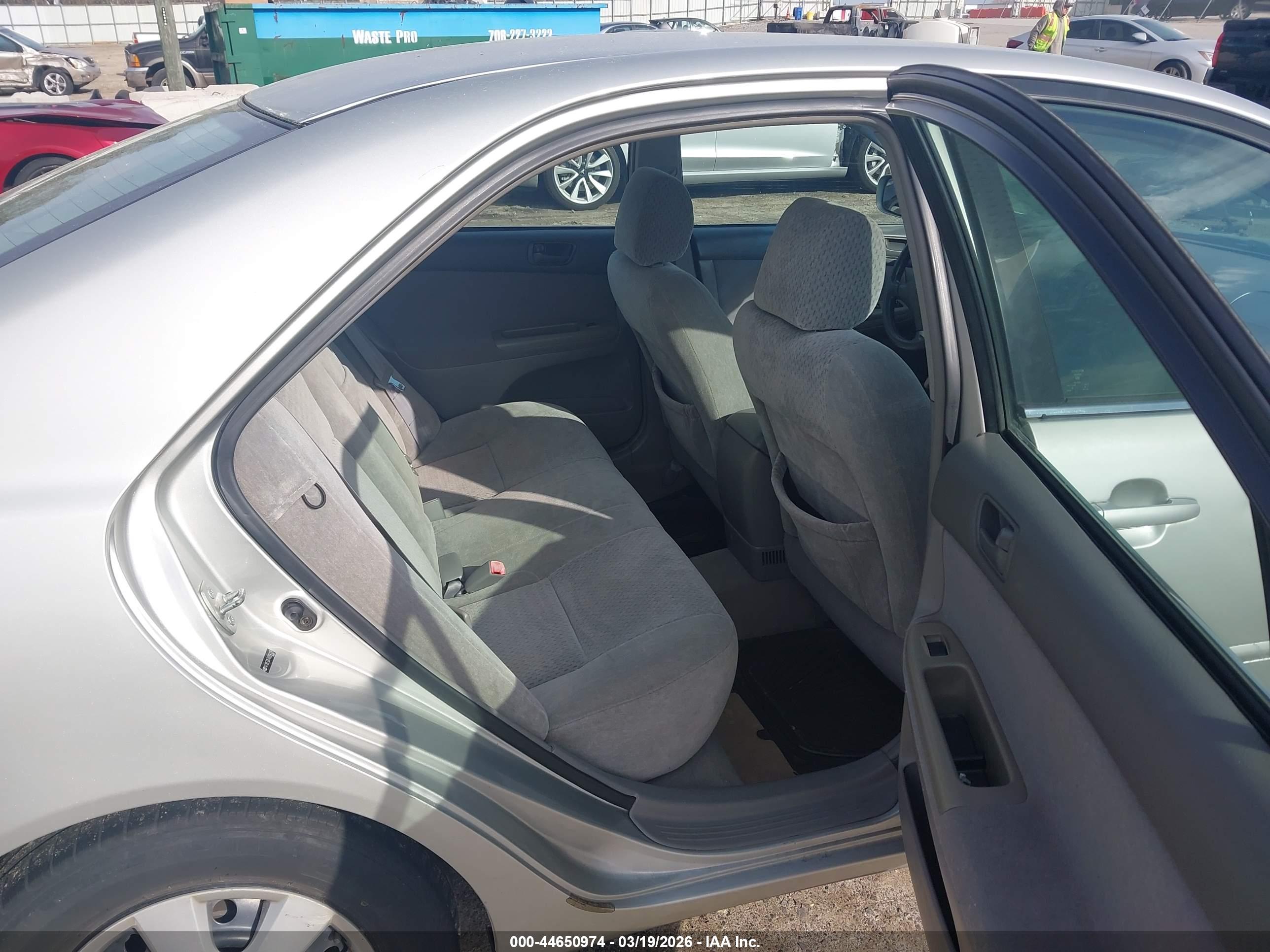 TOYOTA CAMRY image 8