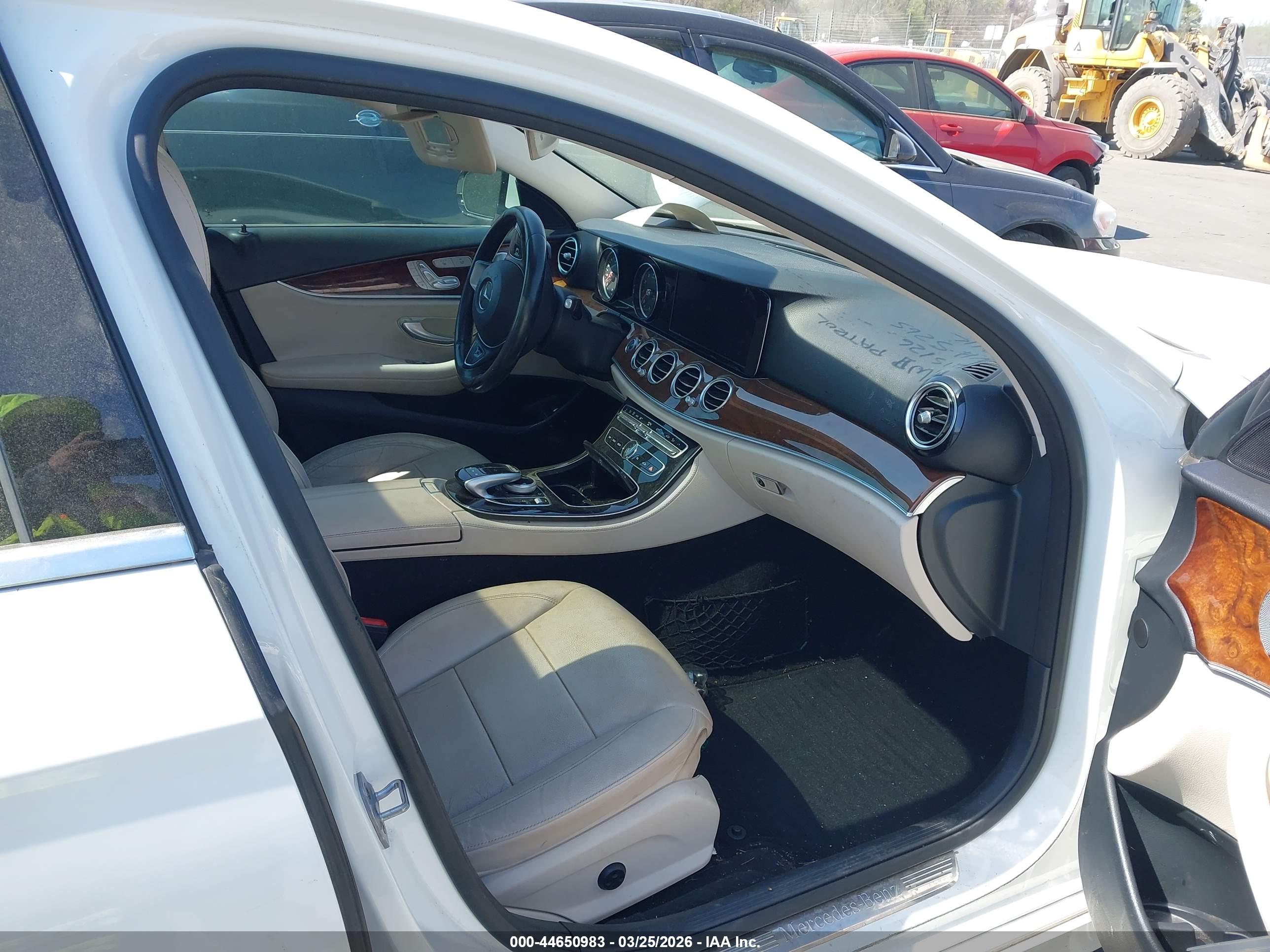 MERCEDES-BENZ E image 5