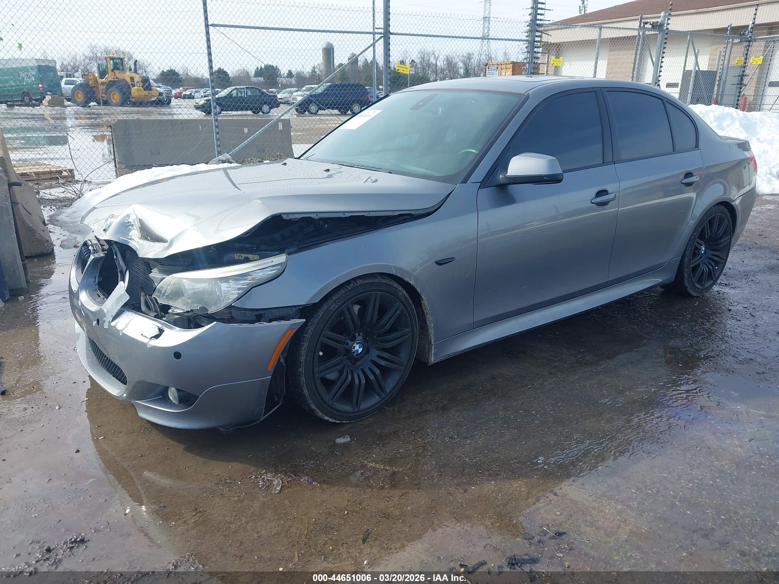 BMW 550I image 2
