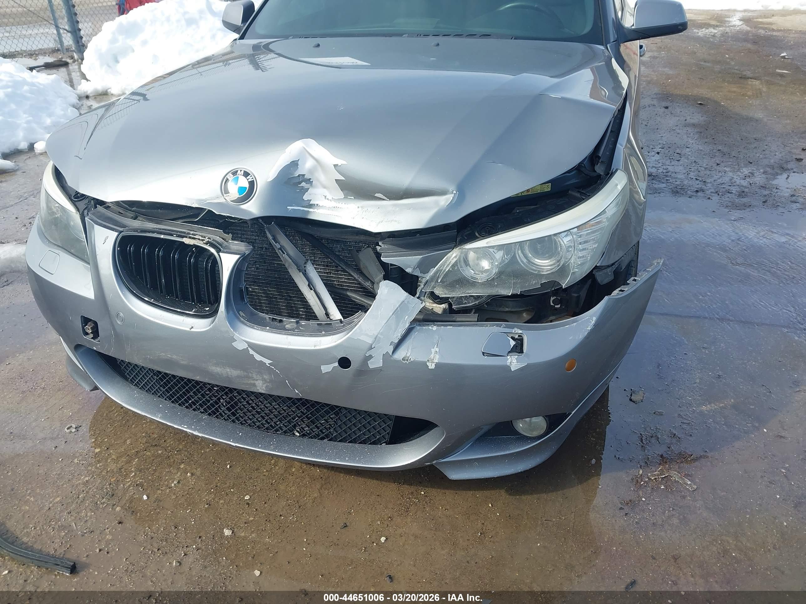 BMW 550I image 6