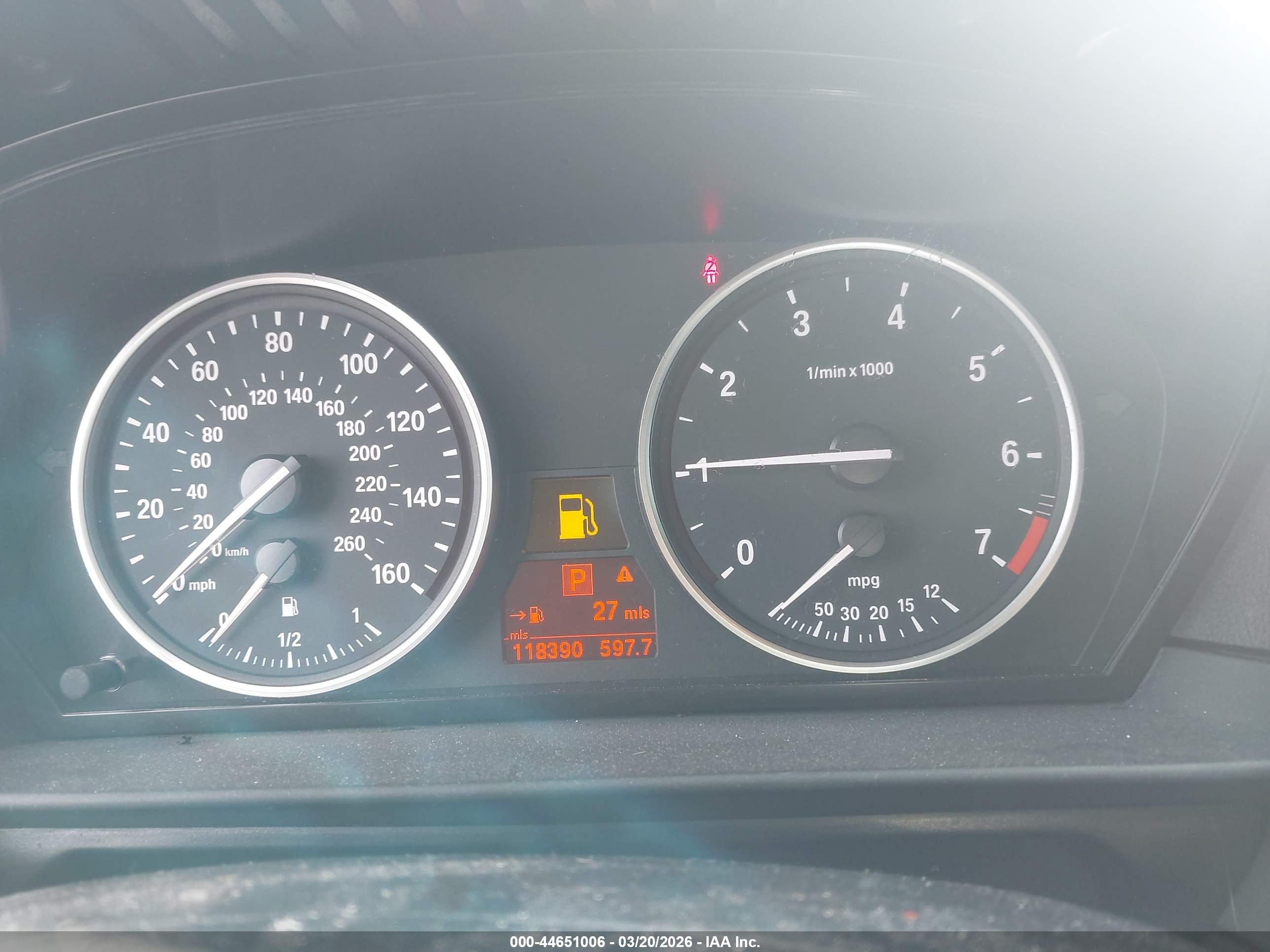 BMW 550I image 7