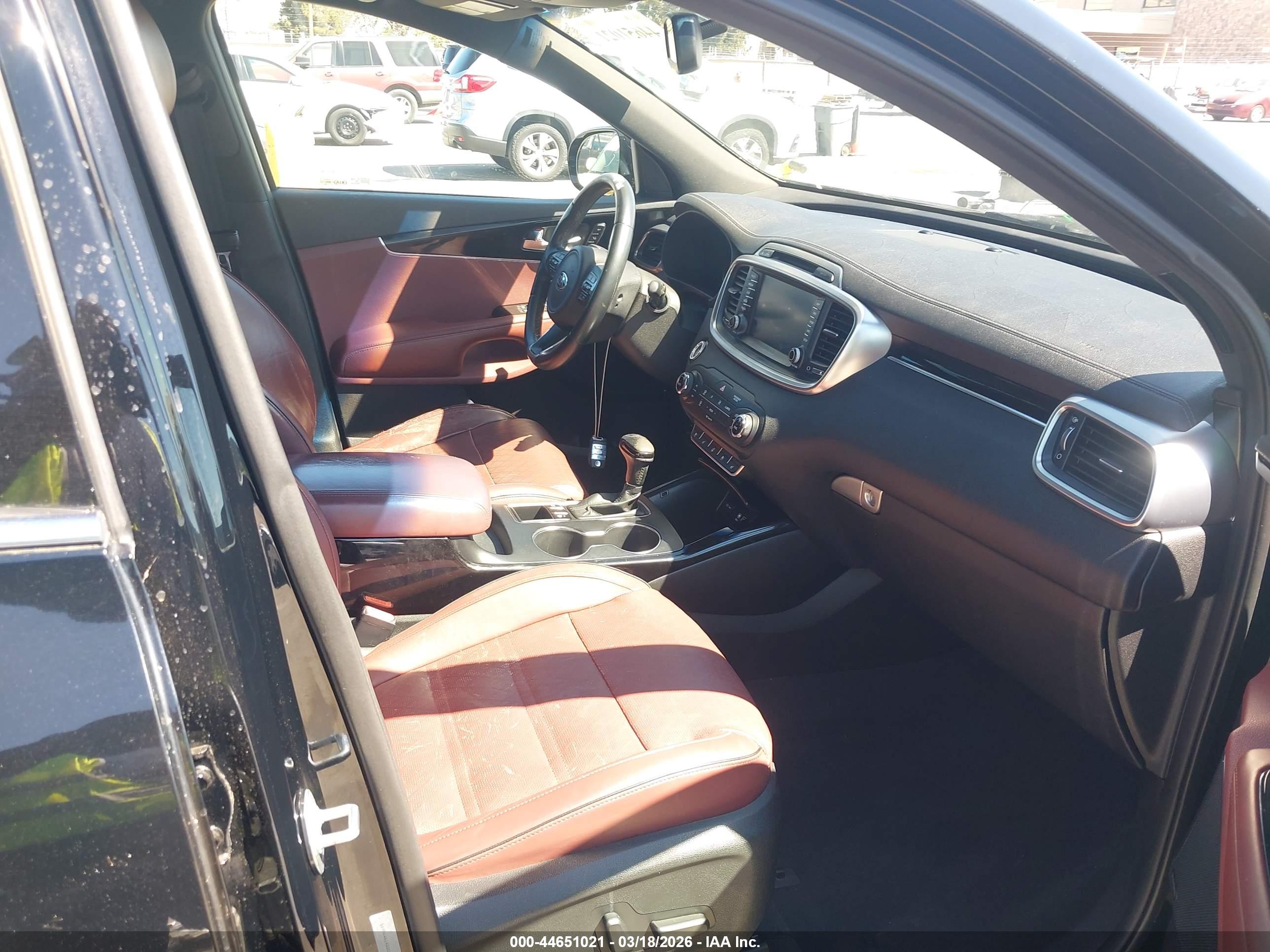 KIA SORENTO image 5