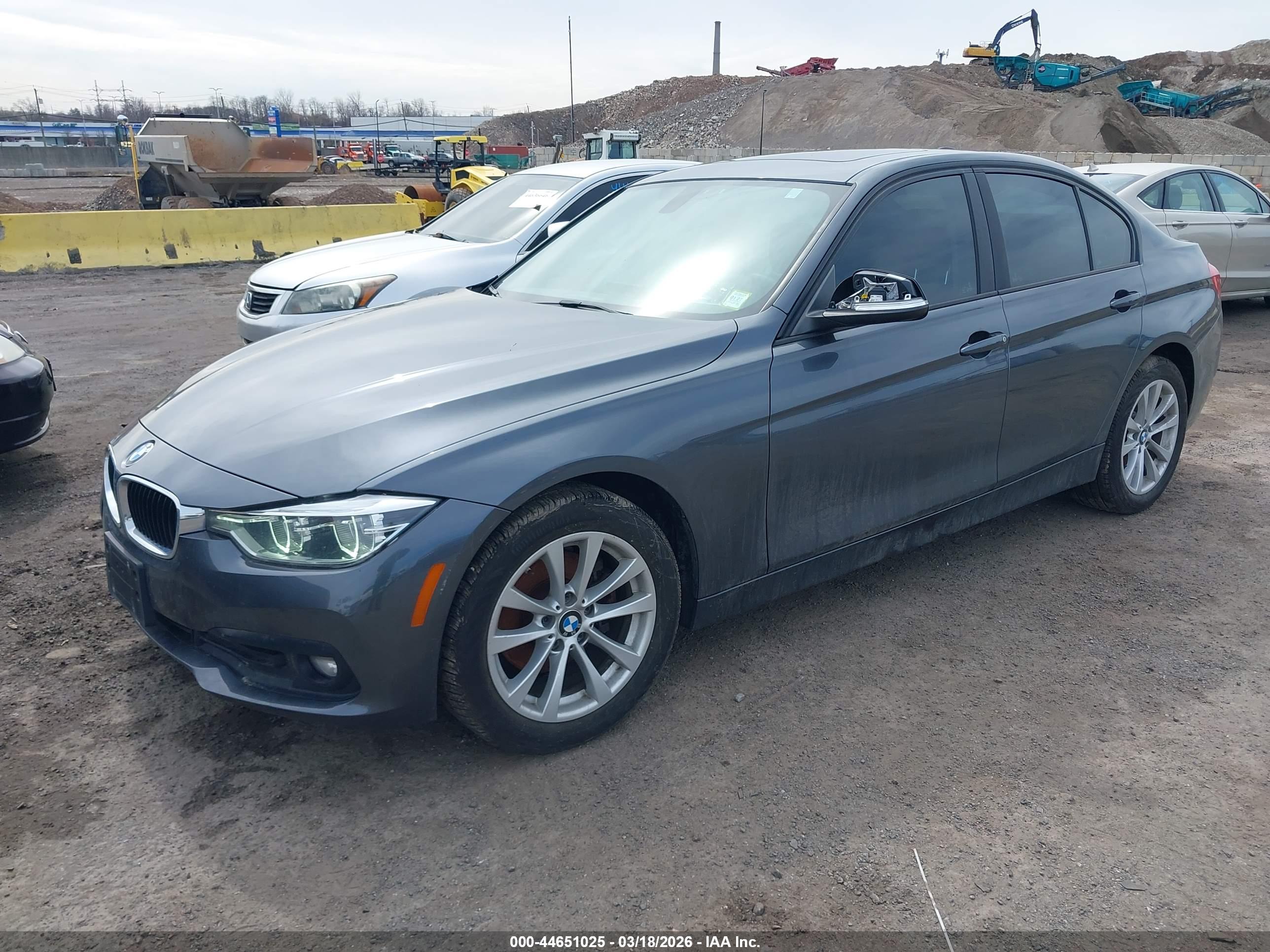 BMW 320I image 2