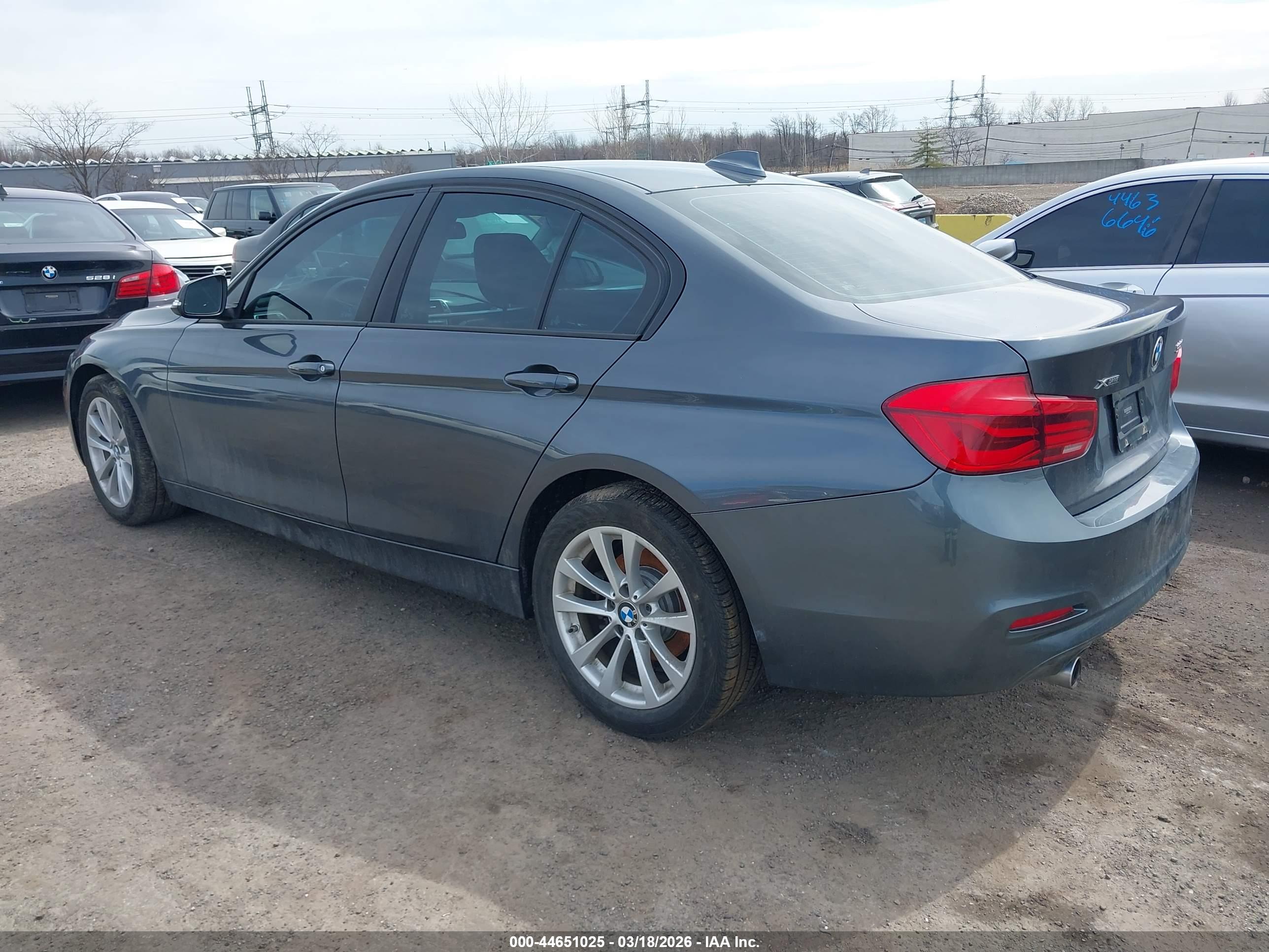 BMW 320I image 3