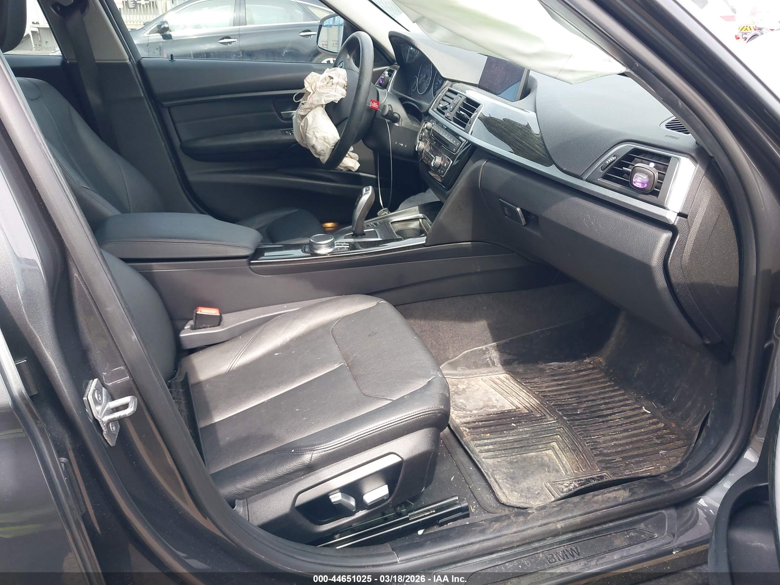 BMW 320I image 5