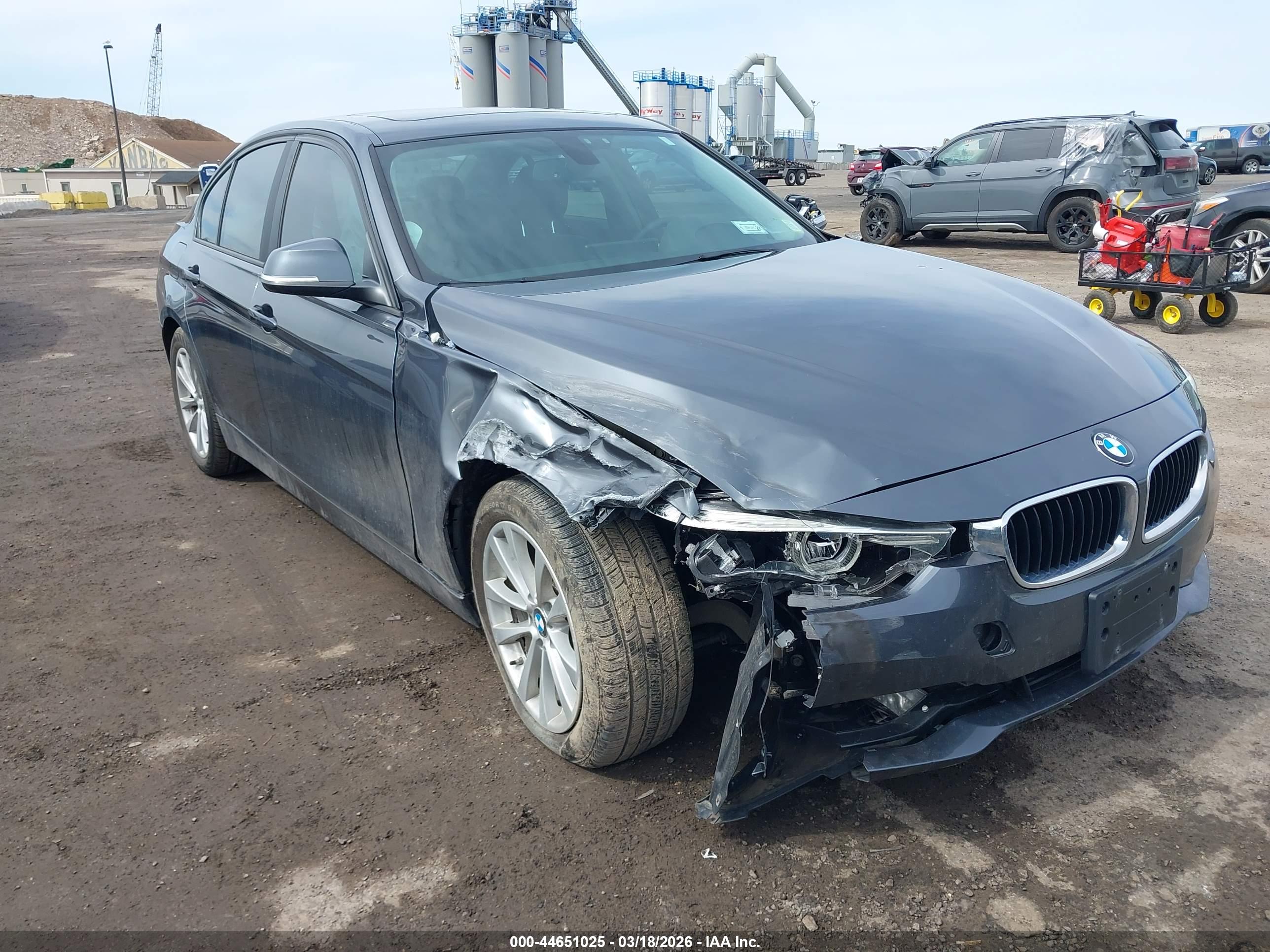 BMW 320I image 6