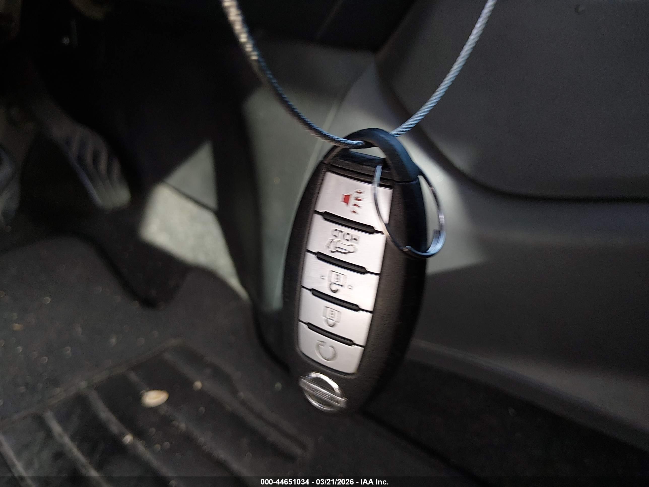 NISSAN ROGUE image 11