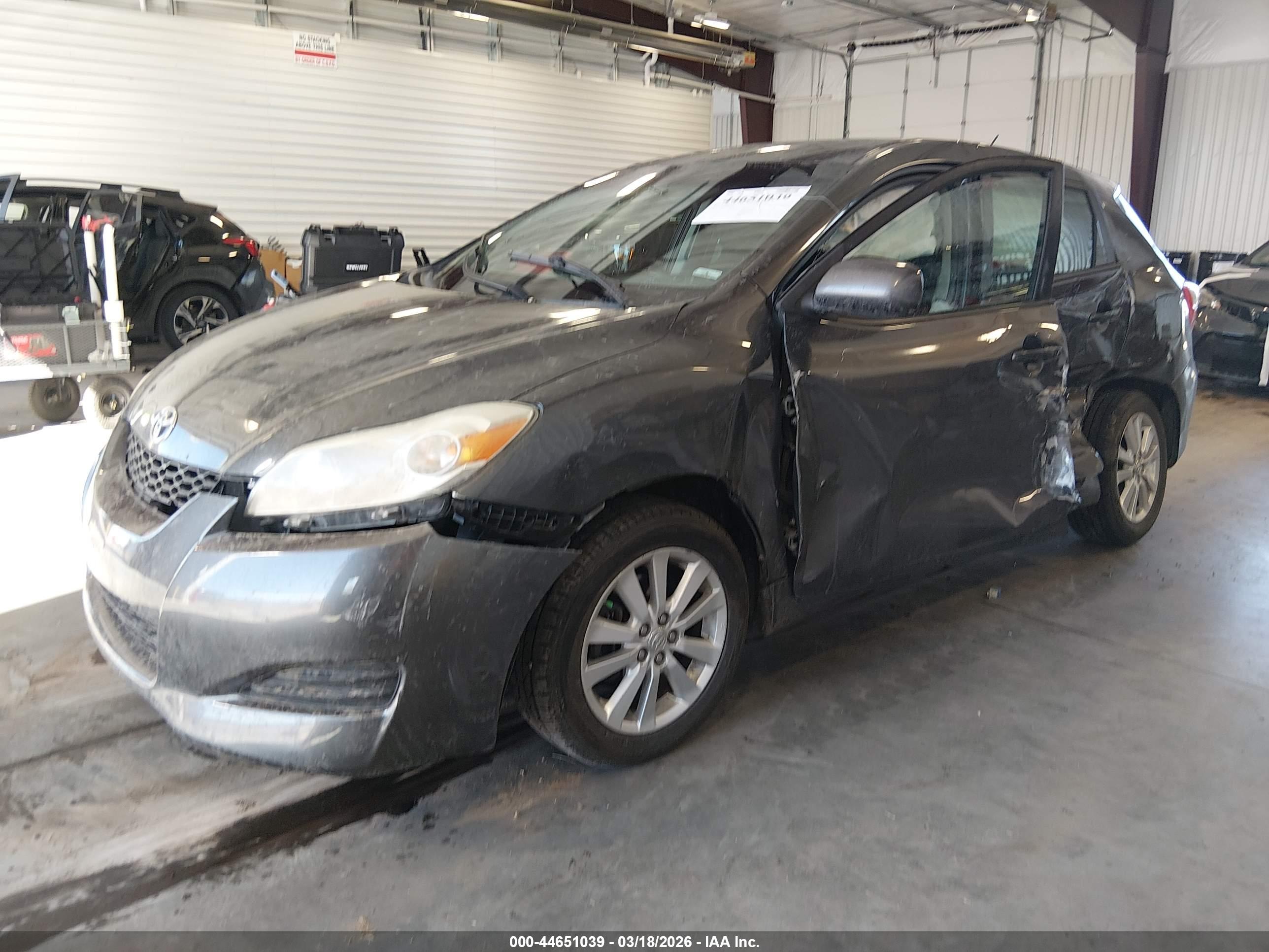 TOYOTA MATRIX image 2