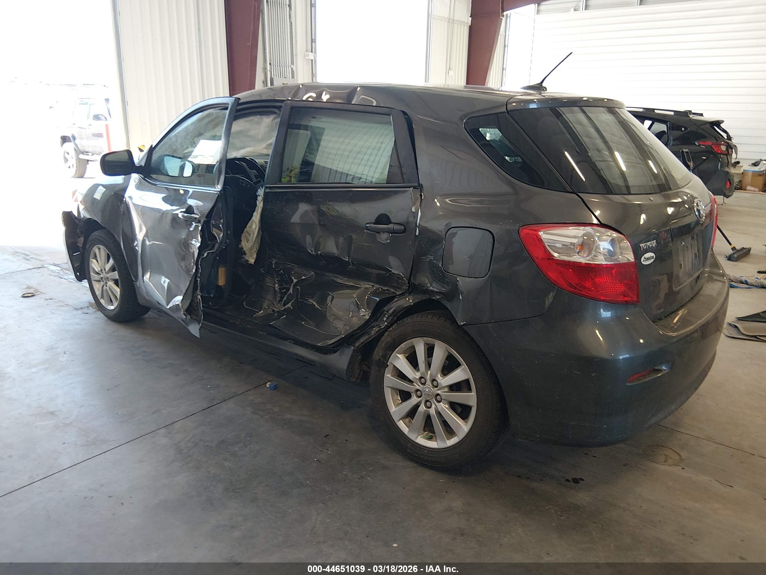 TOYOTA MATRIX image 3