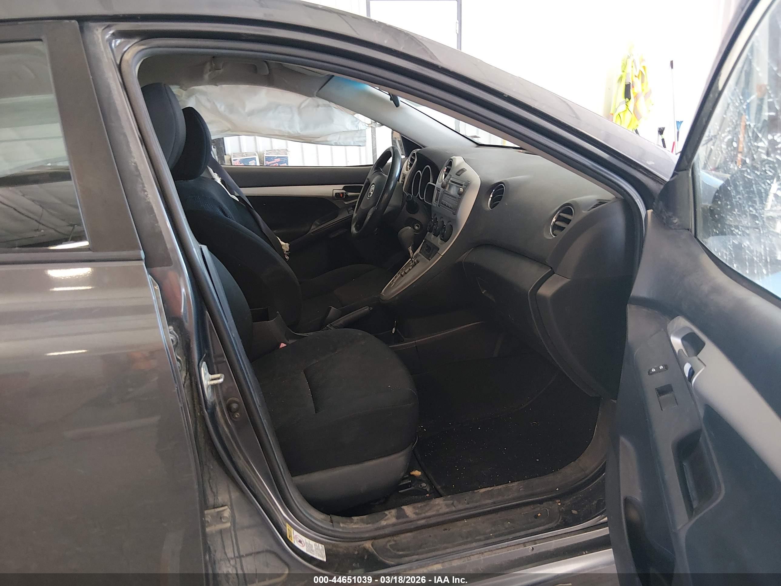 TOYOTA MATRIX image 5