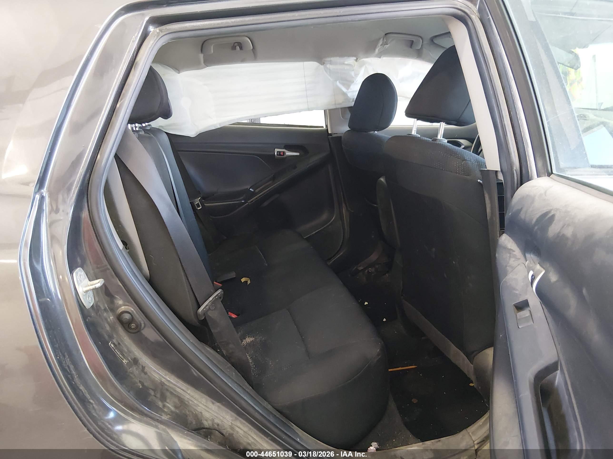 TOYOTA MATRIX image 8