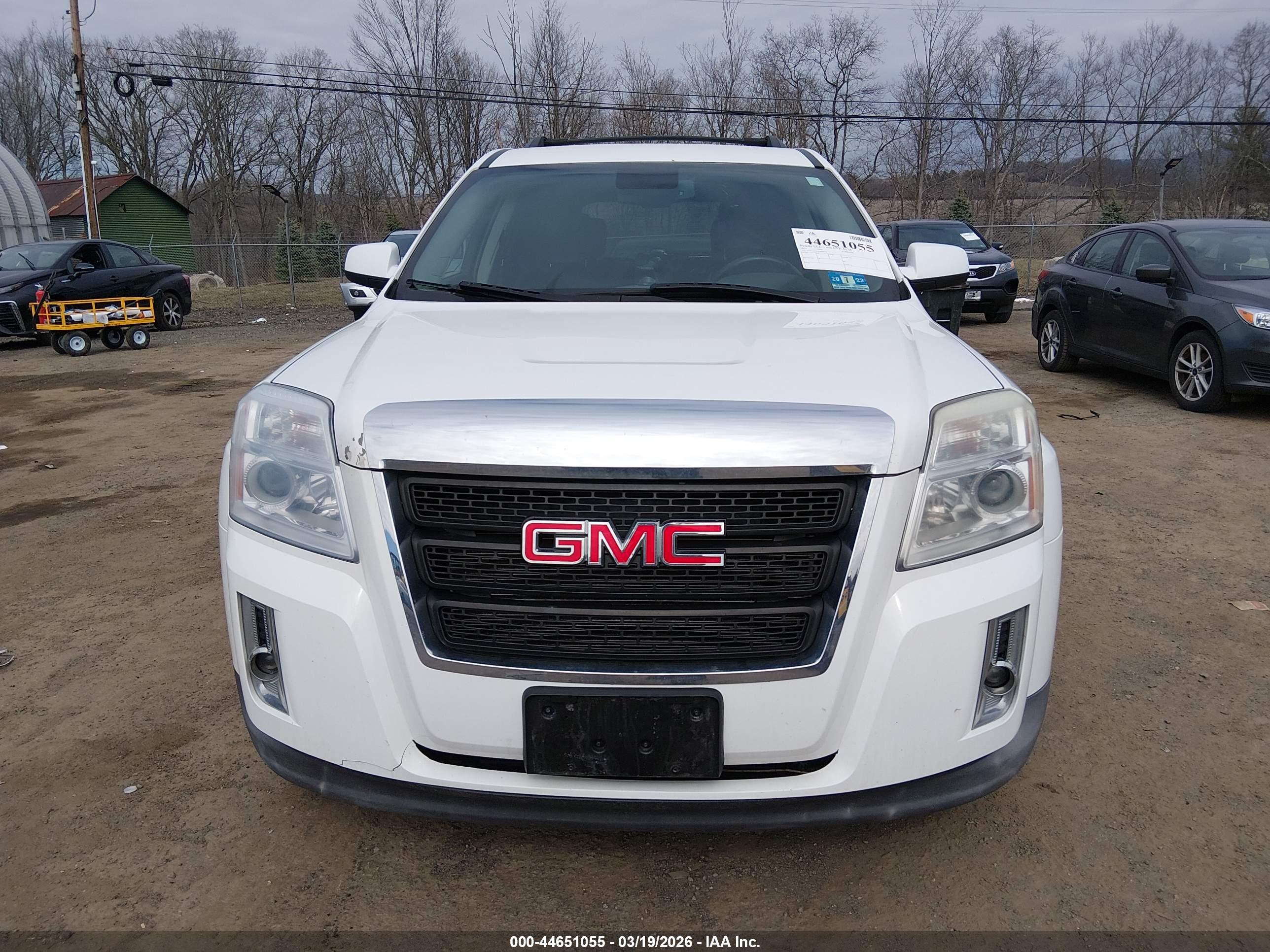 GMC TERRAIN image 6