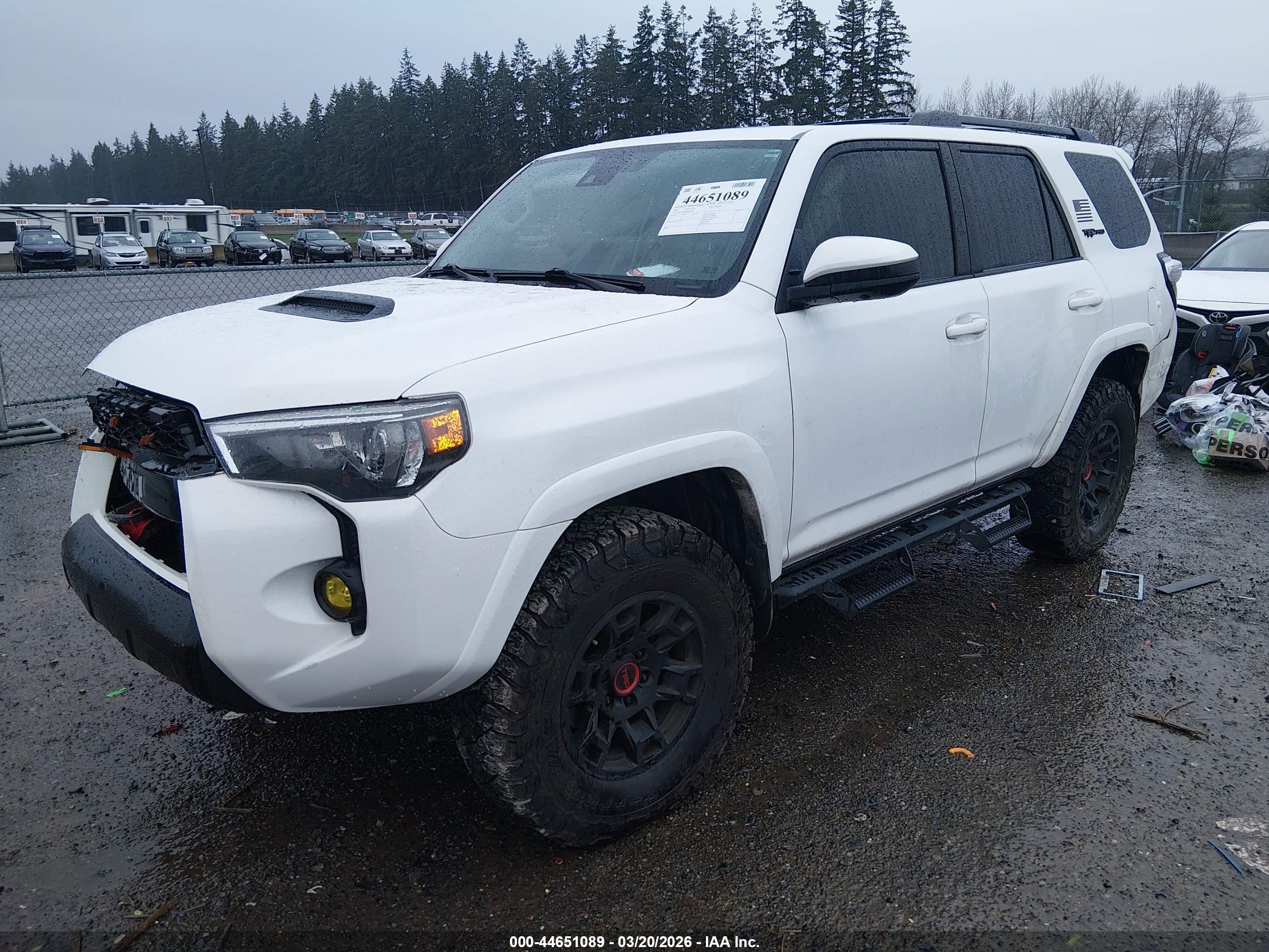 TOYOTA 4RUNNER image 2
