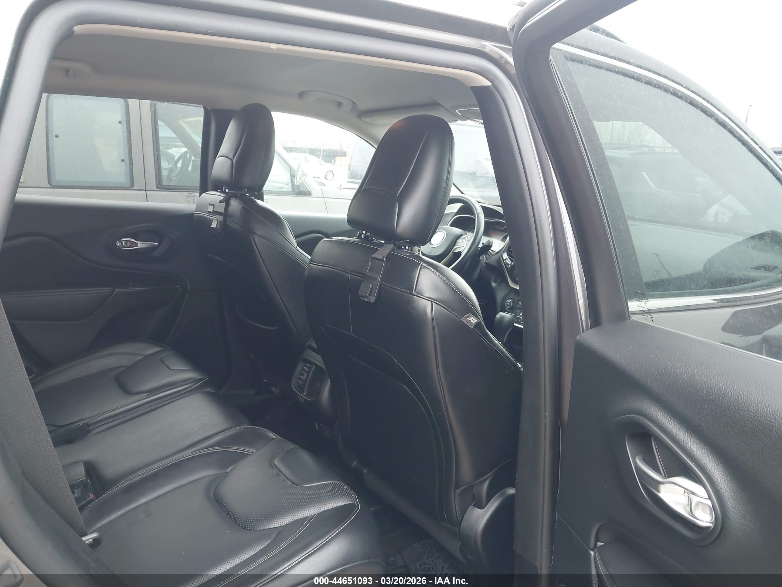 JEEP CHEROKEE image 8
